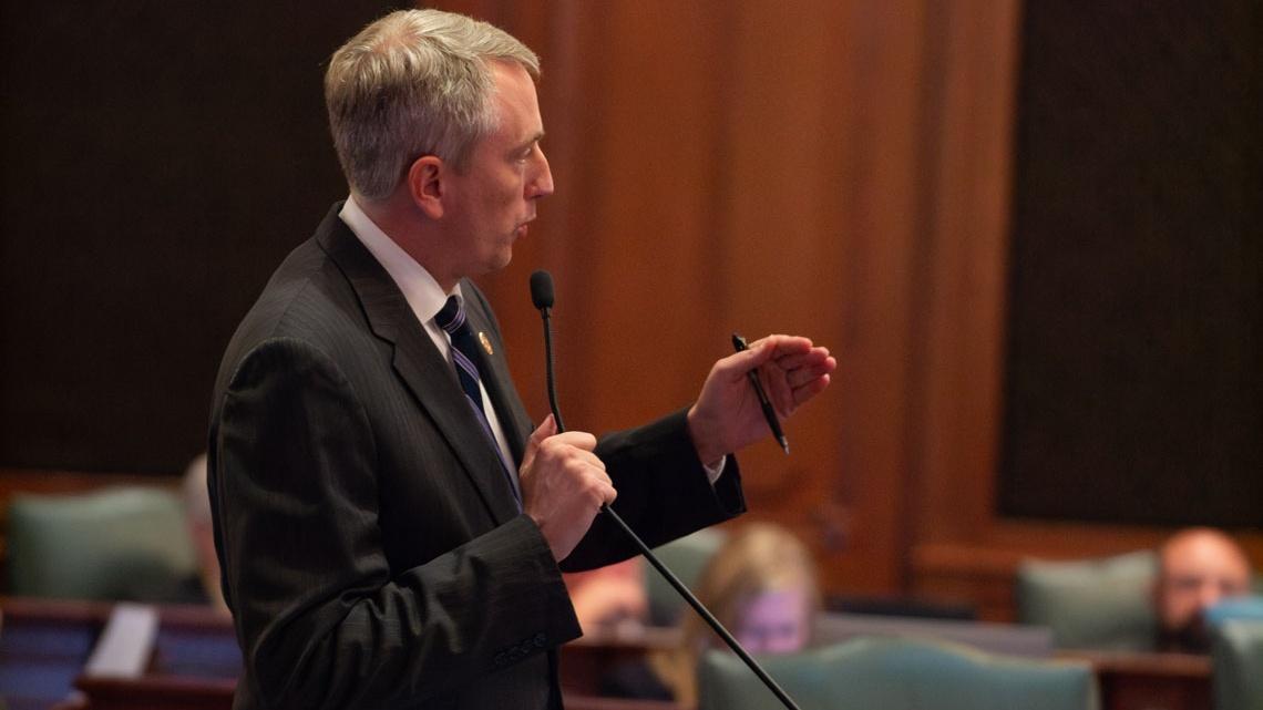 House Republican Floor Leader Patrick Windhorst, of Metropolis, questions Rep. Kam Buckner about his megaprojects bill on April 22, 2026. (Capitol News Illinois photo by Jerry Nowicki) 