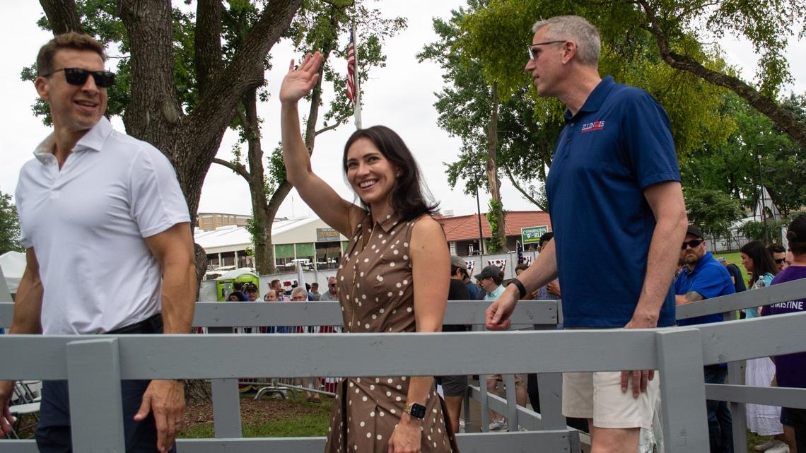 State Rep. Margaret Croke, D-Chicago, a candidate for comptroller, waves to supporters at the Illinois State Fair on Aug. 19, 2026. (Jerry Nowicki / Capitol News Illinois)