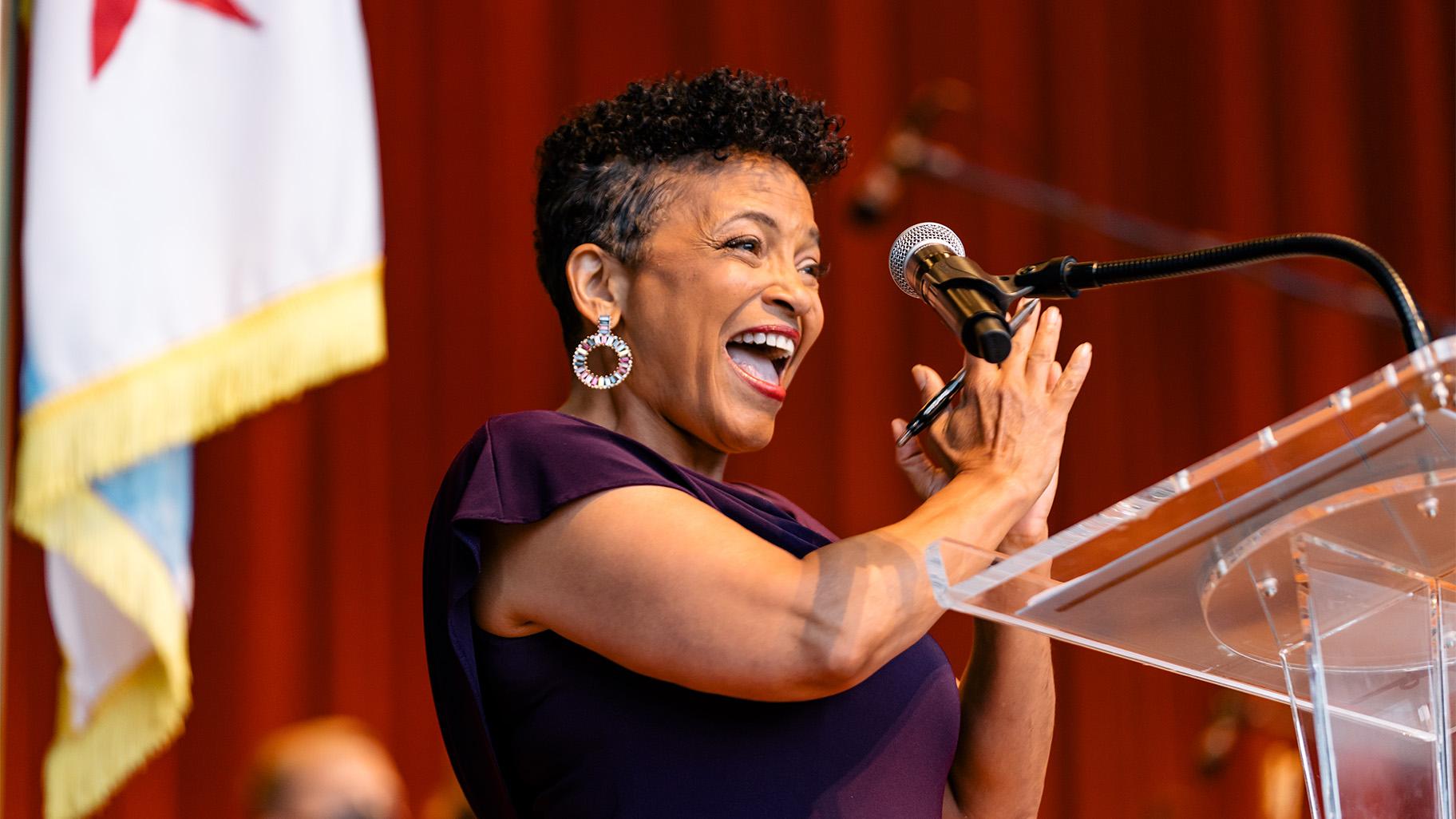 NBC5 Chicago's LeeAnn Trotter hosts Sunday in the Park with Lyric  Aug. 21, 2022. (Credit: Kyle Flubacker)