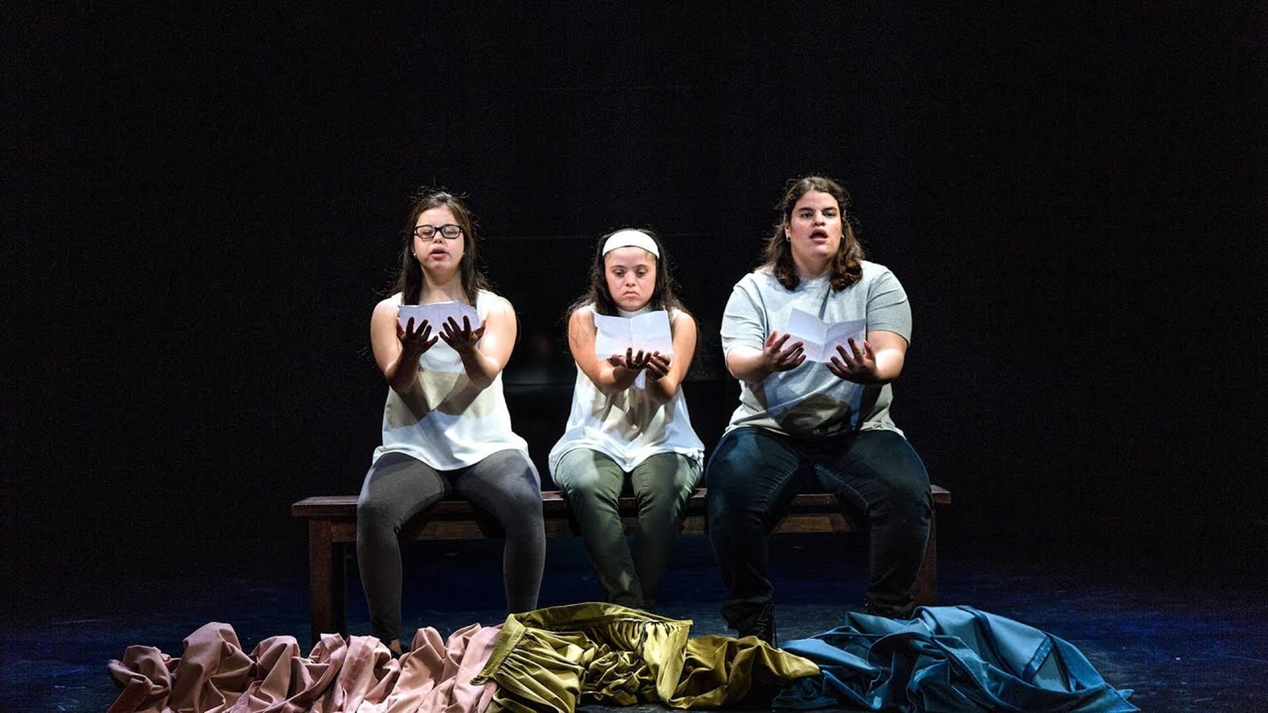 Ximena Rodríguez, Diana Gutiérrez and Cristina León Barandiarán in Teatro La Plaza’s “Hamlet,” running at the Chicago Shakespeare Theater through March 23. (Courtesy of Teatro La Plaza)