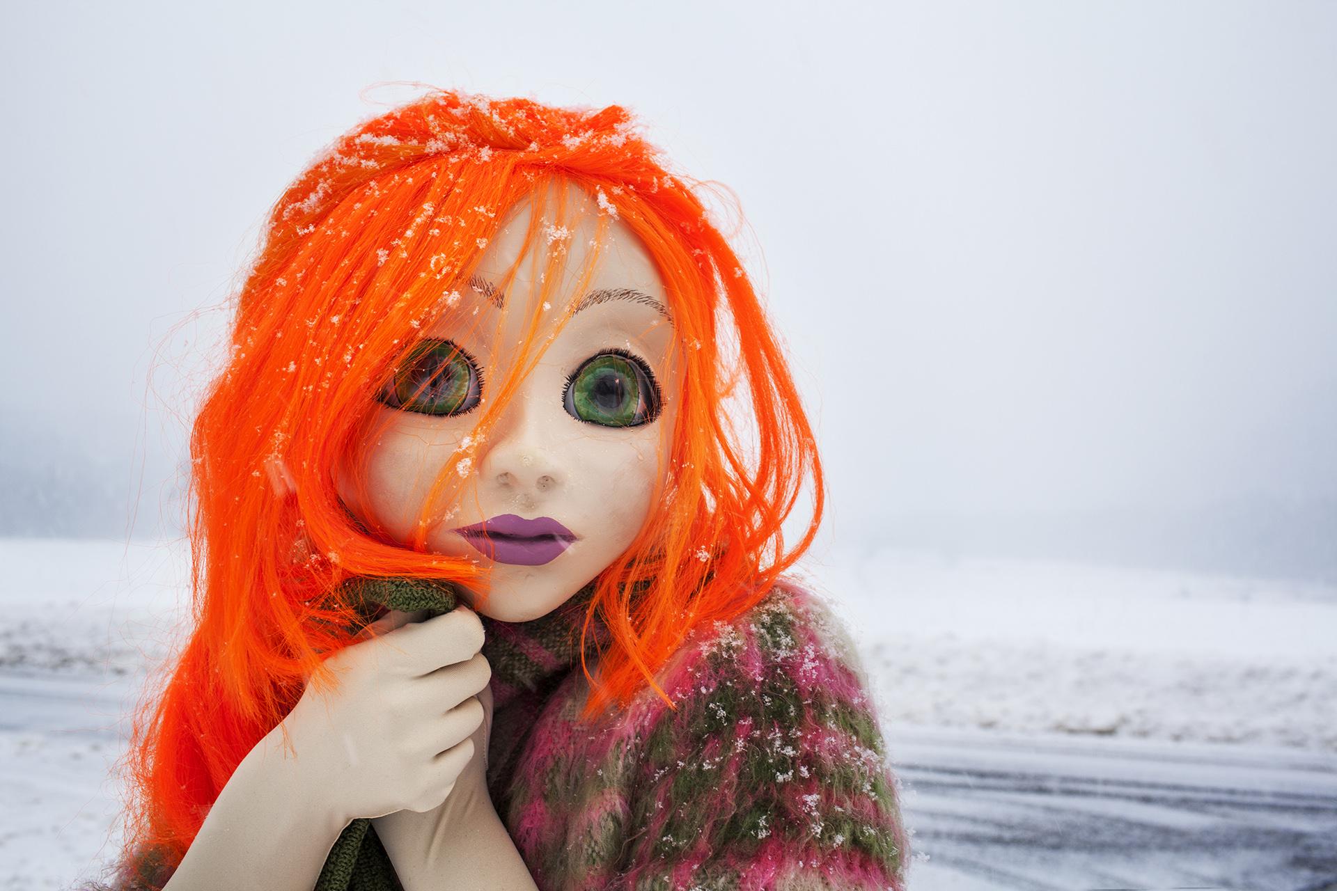 Photographer Laurie Simmons Captures Lifelike Dolls, Fake People Chicago News WTTW pic