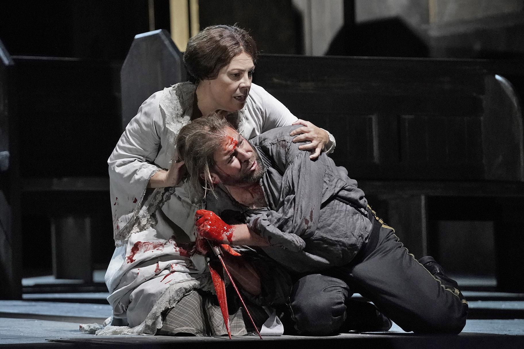 Sondra Radvanovsky and Craig Colclough in the Lyric Opera production of “Macbeth.” (Photo by Ken Howard)