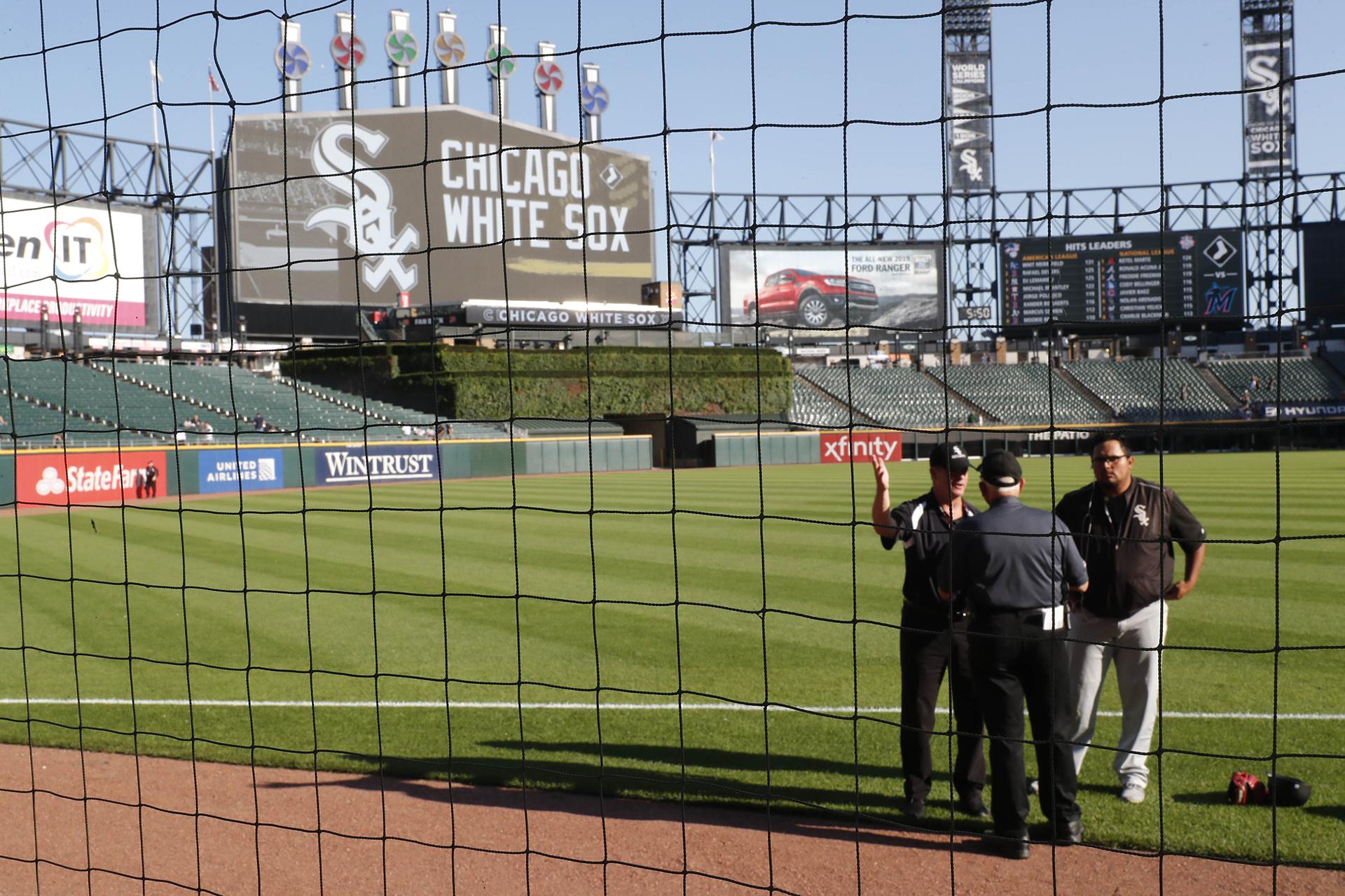 White Sox Host 1st MLB Game with Foul Pole-to-Pole Netting Chicago News WTTW