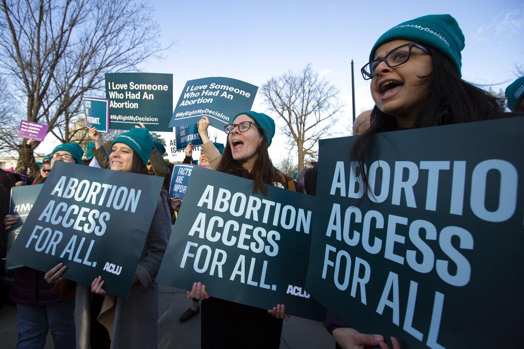Abortion rights demonstrators rally outside of the U.S. Supreme Court in Washington, Wednesday, March 4, 2020. (AP Photo / Jose Luis Magana)
