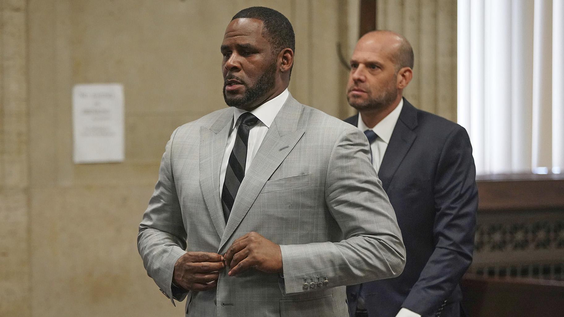 Federal Charges Ramp Up Pressure on R. Kelly to Make Deal Chicago