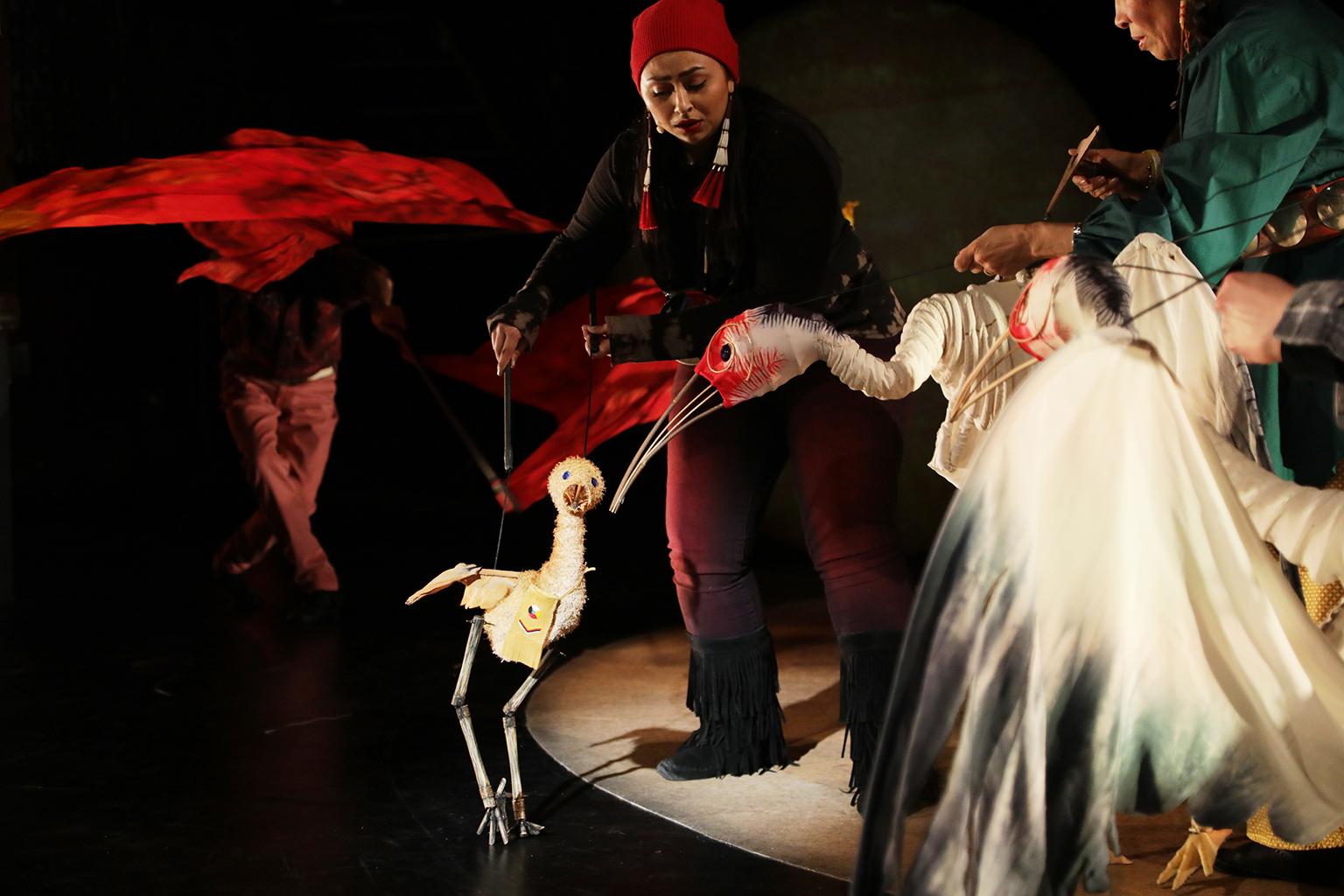 Cast of “Ajijaak on Turtle Island”; An IBEX Puppetry production directed by Ty Defoe and Heather Henson (© 2018 Richard Termine)