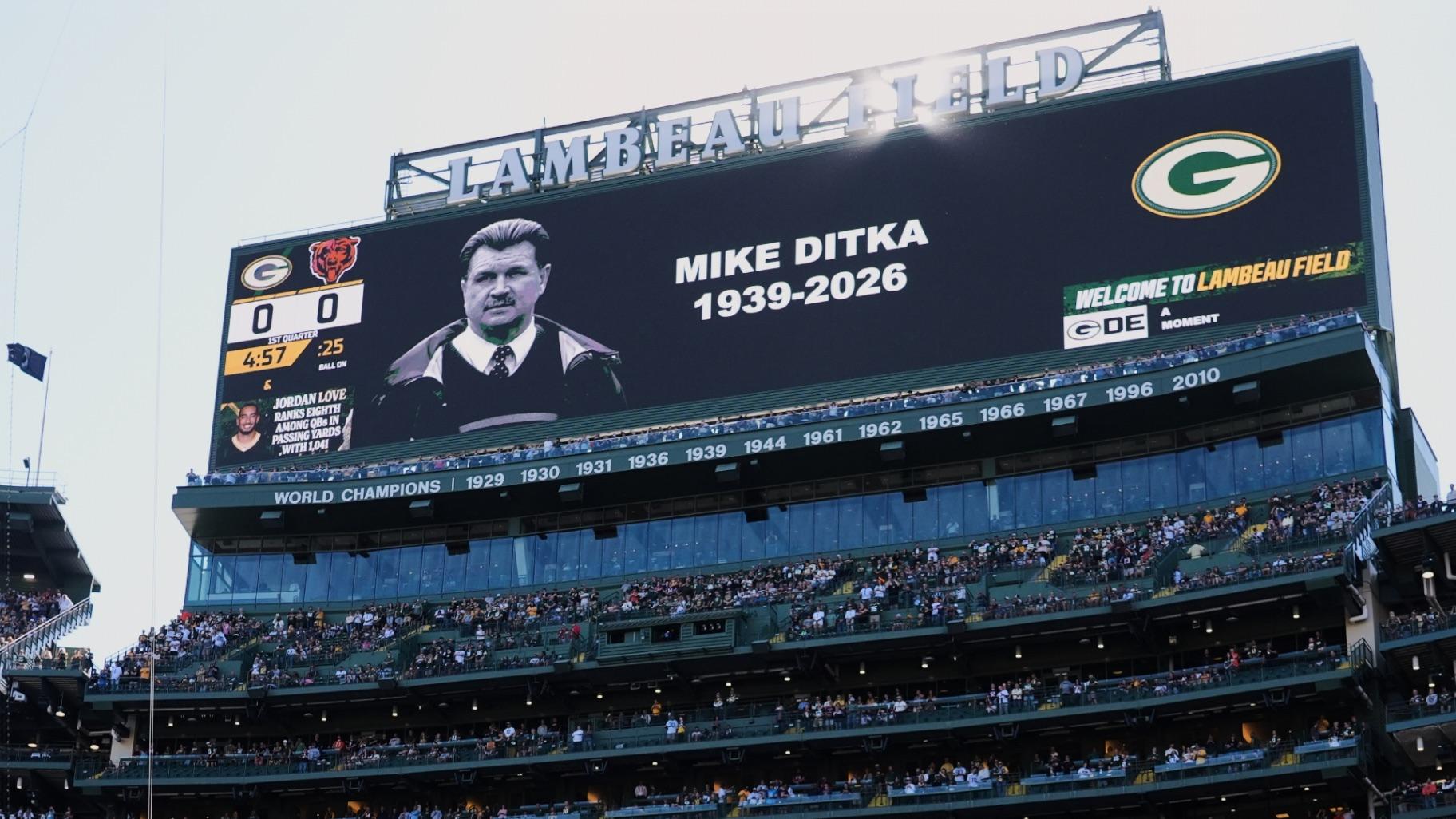 Former Chicago Bears Mike Ditka is honored before an NFL football game against the Green Bay Packers in Green Bay, Wis., Sunday, Oct. 11, 2026. (AP Photo / Nam Huh)