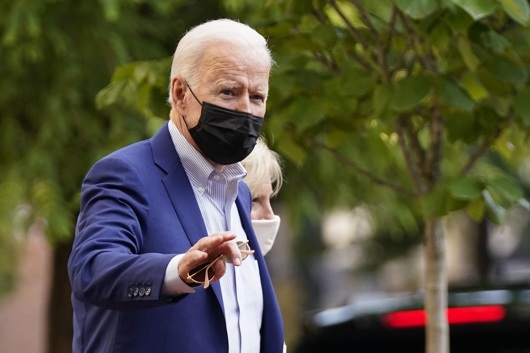 President Joe Biden and First Lady Jill Biden depart after attending a service at Holy Trinity Catholic Church in the Georgetown section of Washington on Saturday, August 21, 2021. (AP Photo / Manuel Balce Ceneta)