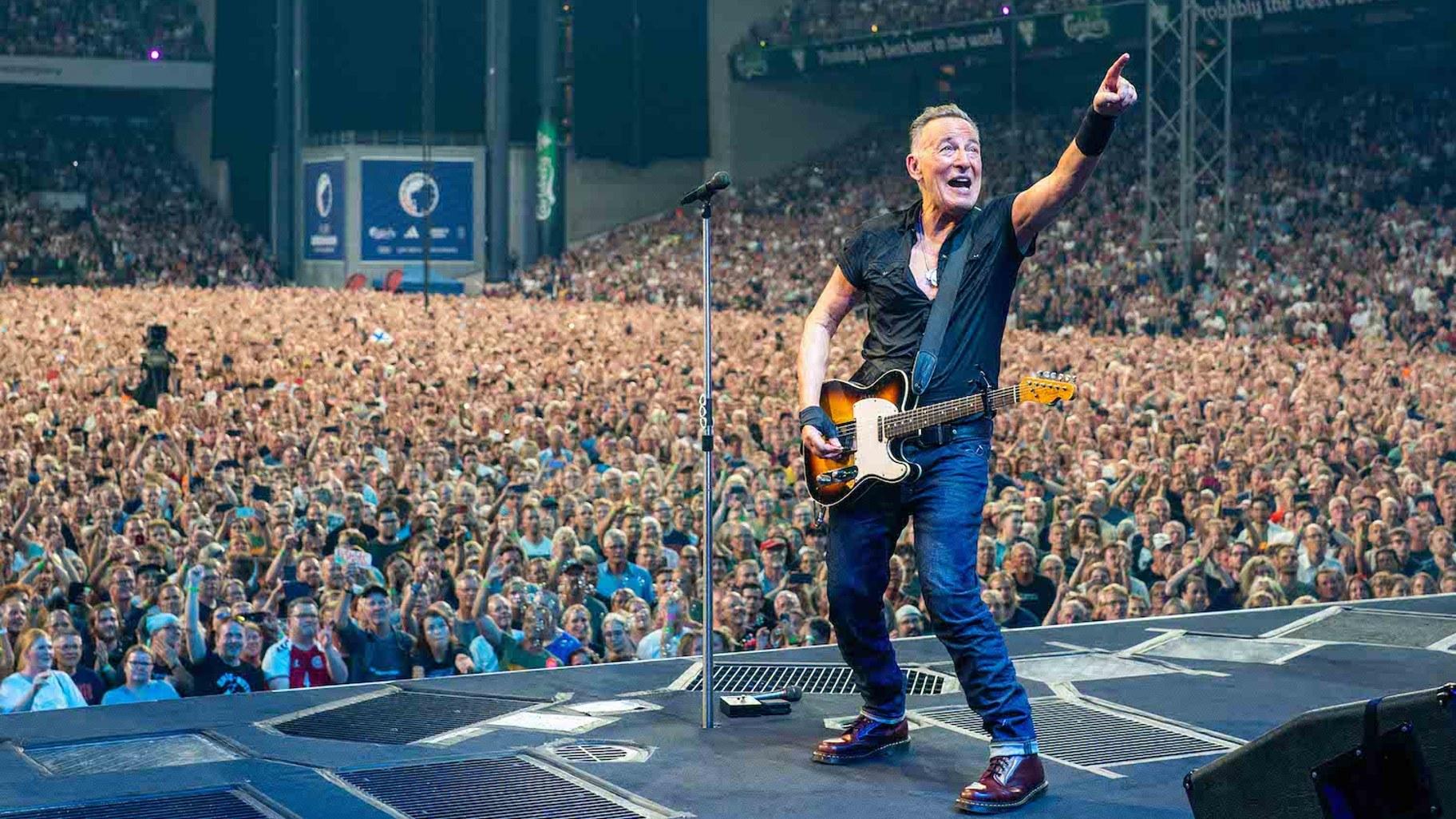 10 Things to Know About Bruce Springsteen and Chicago Before His