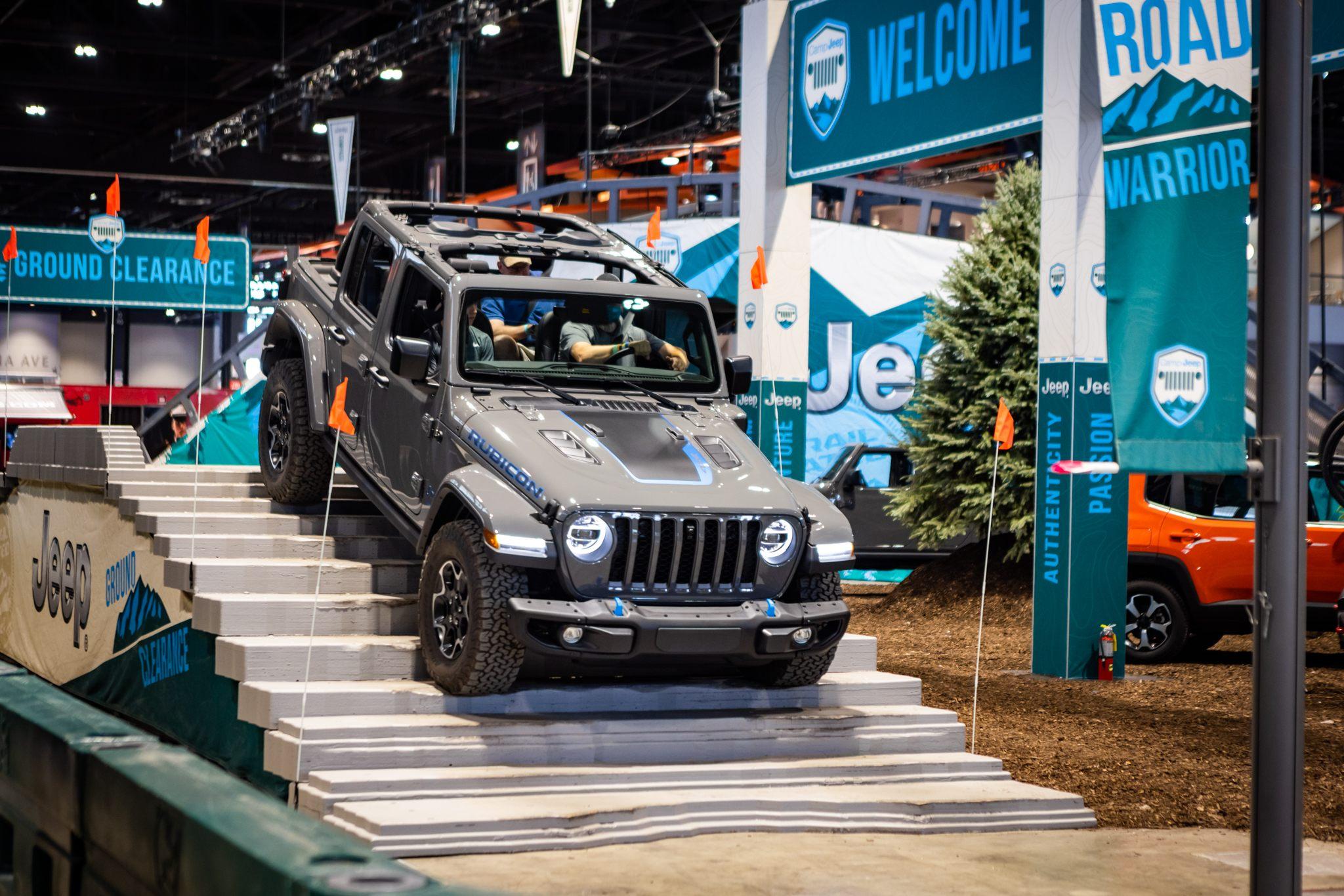 (Chicago Auto Show)