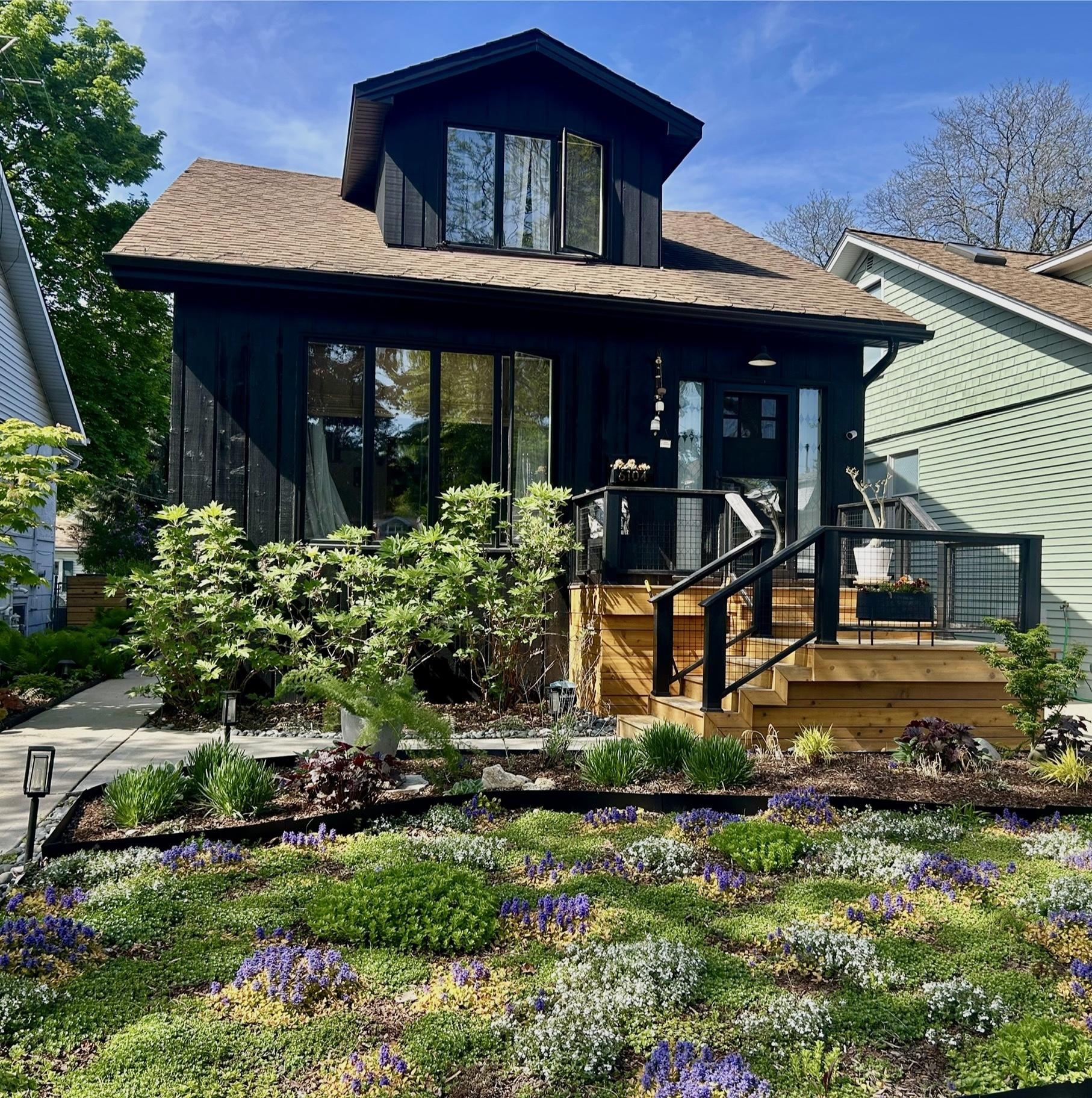 The Costellos’ “no-mow” front lawn alternative is an attention-grabber. (Courtesy Chicago Bungalow Association)