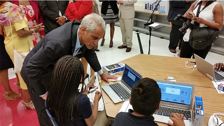 Chicago Mayor Rahm Emanuel chats with students Wednesday morning at Brunson Elementary. (Matt Masterson / Chicago Tonight)