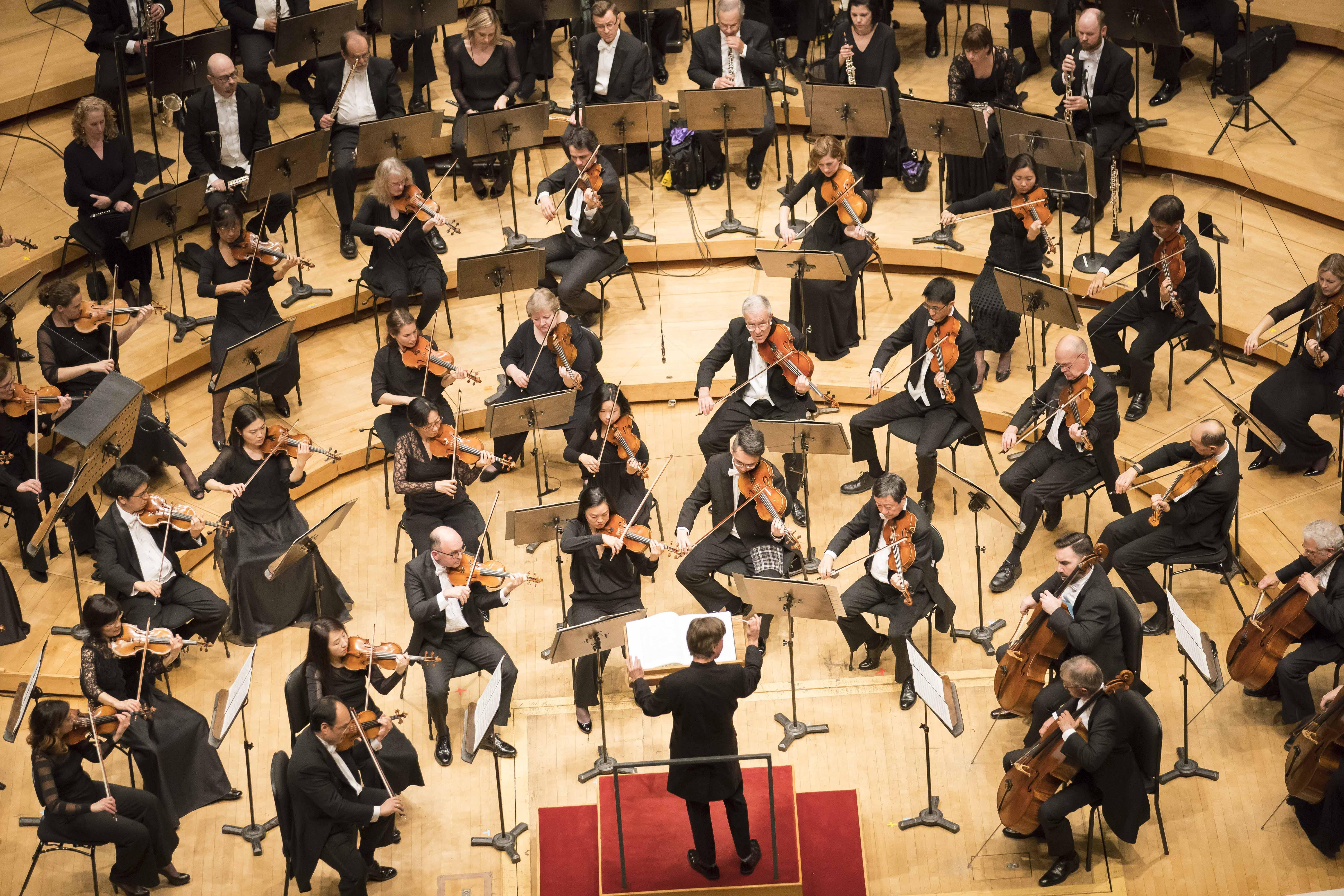 Conductor and composer Esa-Pekka Salonen leads the Chicago Symphony Orchestra in Mahler’s Symphony No. 9 on May 17, 2018. (Credit: Todd Rosenberg)