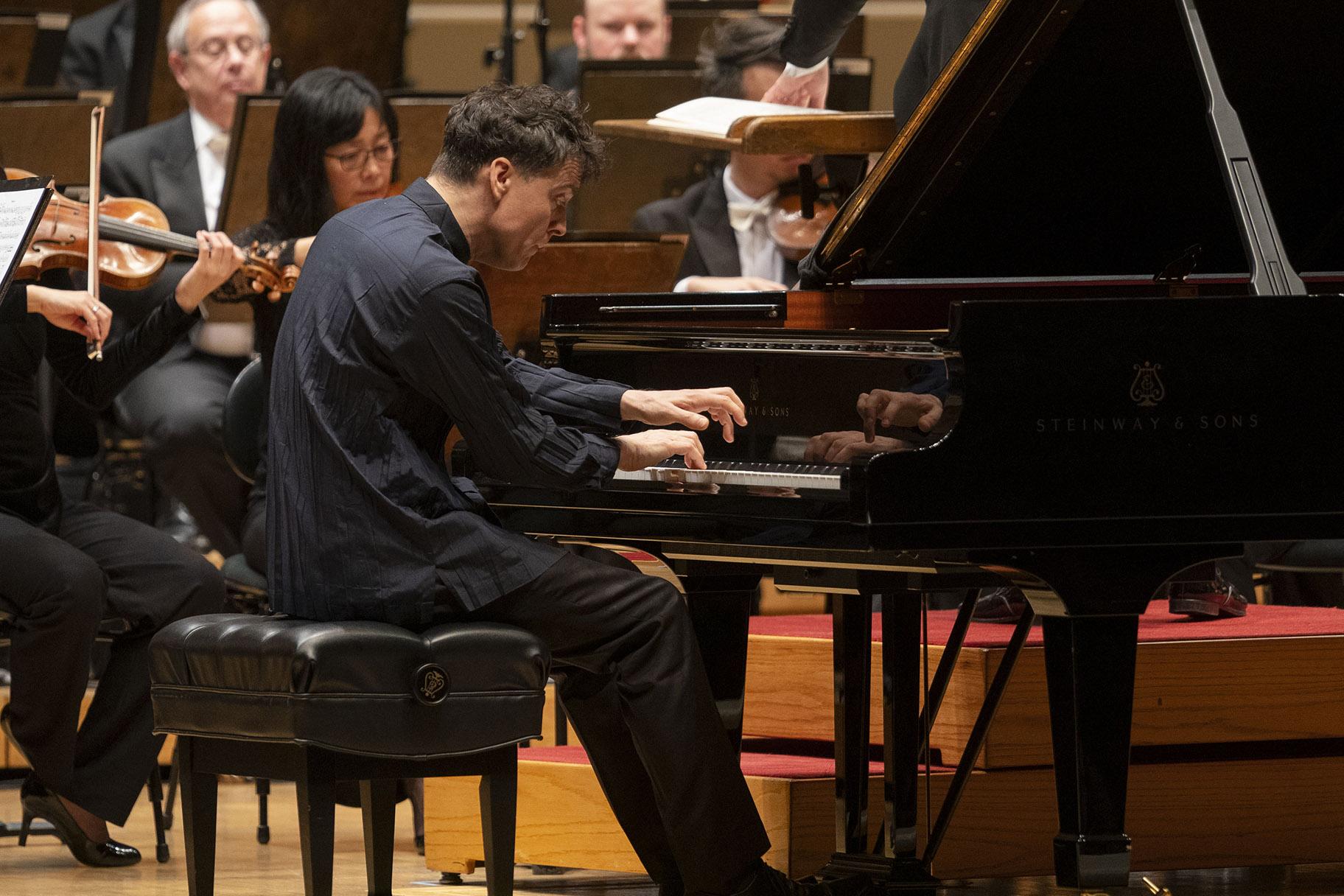 Pianist Paul Lewis performs Beethoven’s Piano Concerto No. 1 with the Chicago Symphony Orchestra on a program that also featured Lewis as soloist in Beethoven’s Piano Concerto No. 4. (Photo credit: Todd Rosenberg)