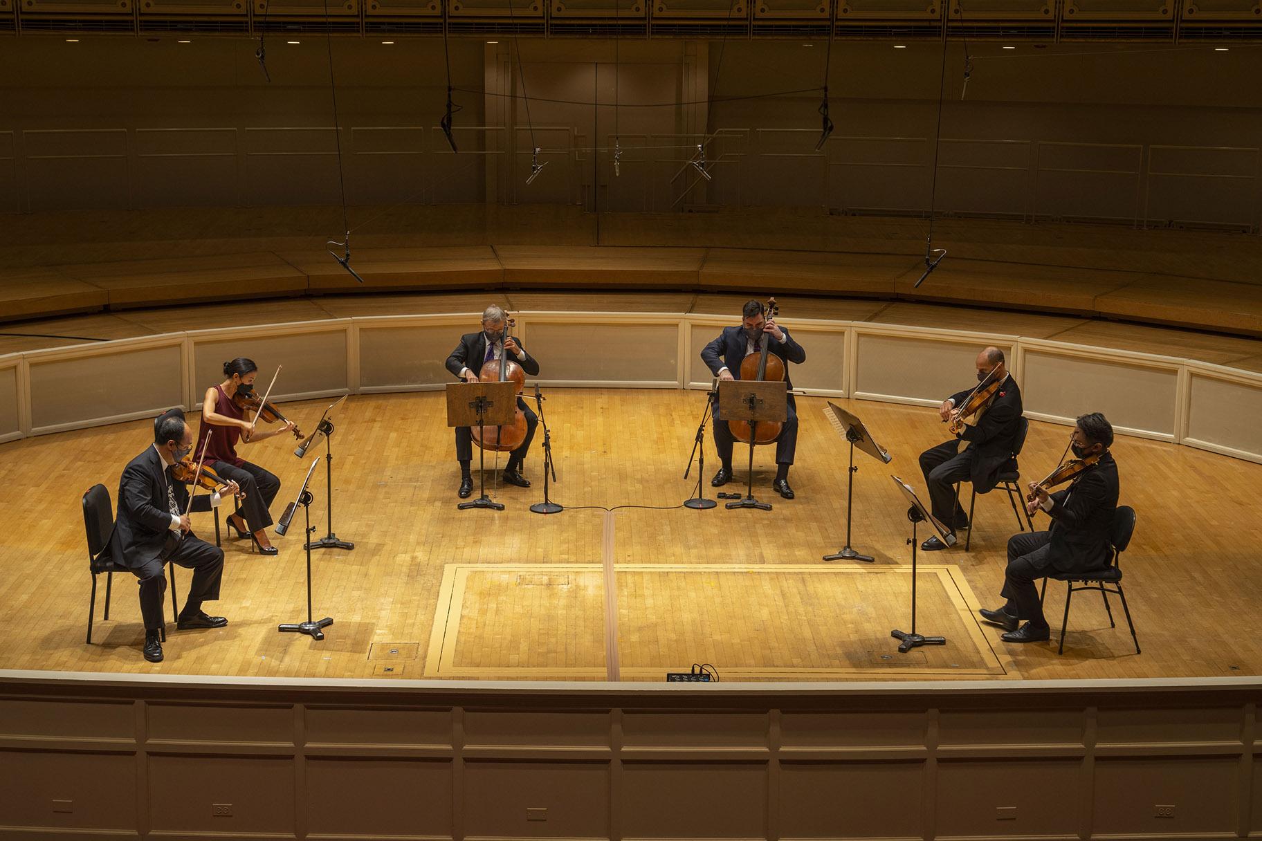 From left: CSO Concertmaster Robert Chen, CSO Associate Concertmaster Stephanie Jeong, CSO Principal Cello John Sharp, CSO Assistant Principal Cello Kenneth Olsen, CSO Viola Lawrence Neuman and CSO Viola Wei-Ting Kuo. (Credit: Todd Rosenberg Photography)