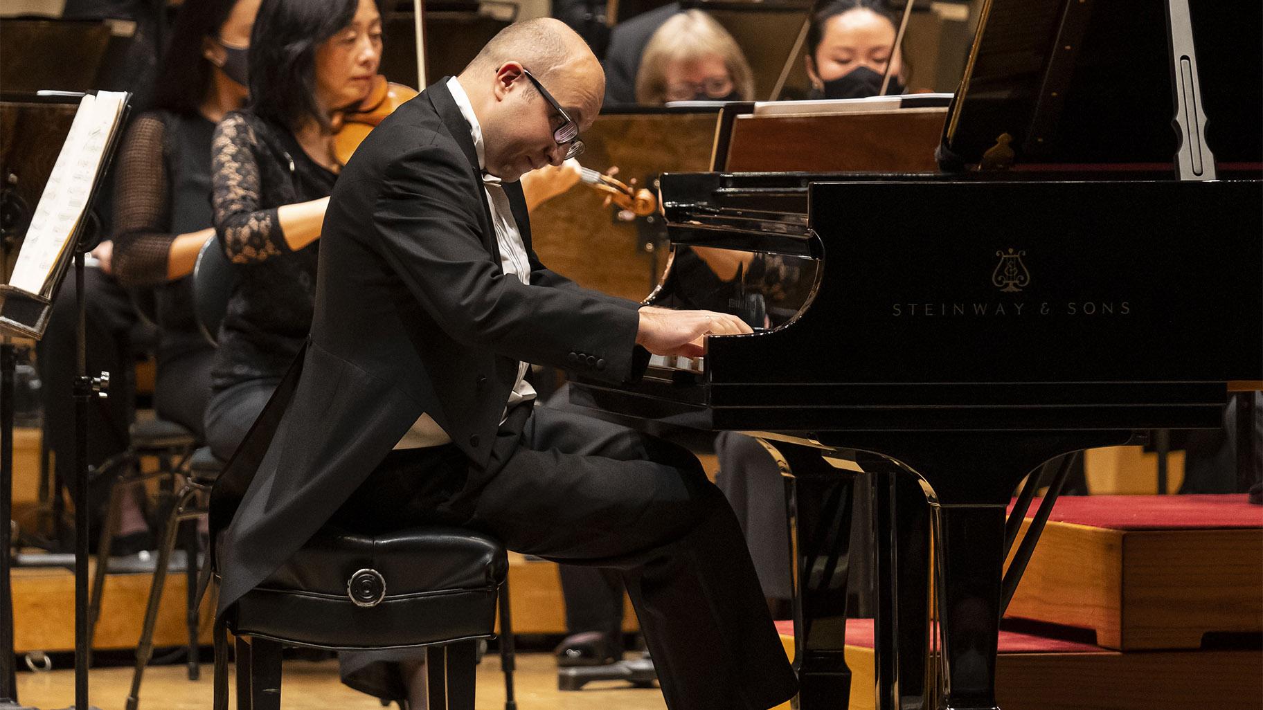 Alexander Gavrylyuk performs Prokofiev Piano Concerto No. 1 with the Chicago Symphony Orchestra. (Credit Todd Rosenberg Photography)