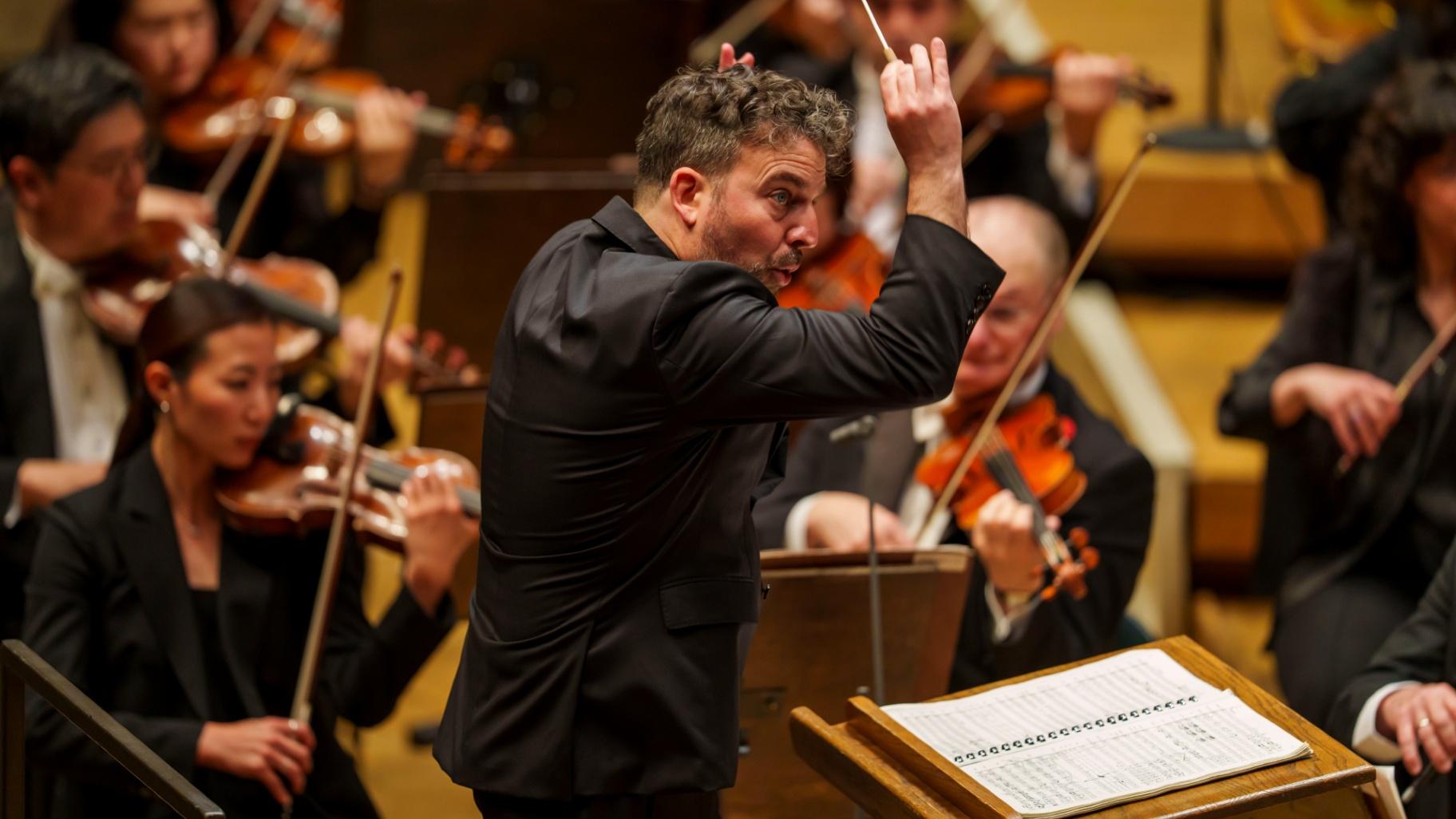 Conductor James Gaffigan and the Chicago Symphony Orchestra on May 31, 2025. (Todd Rosenberg)