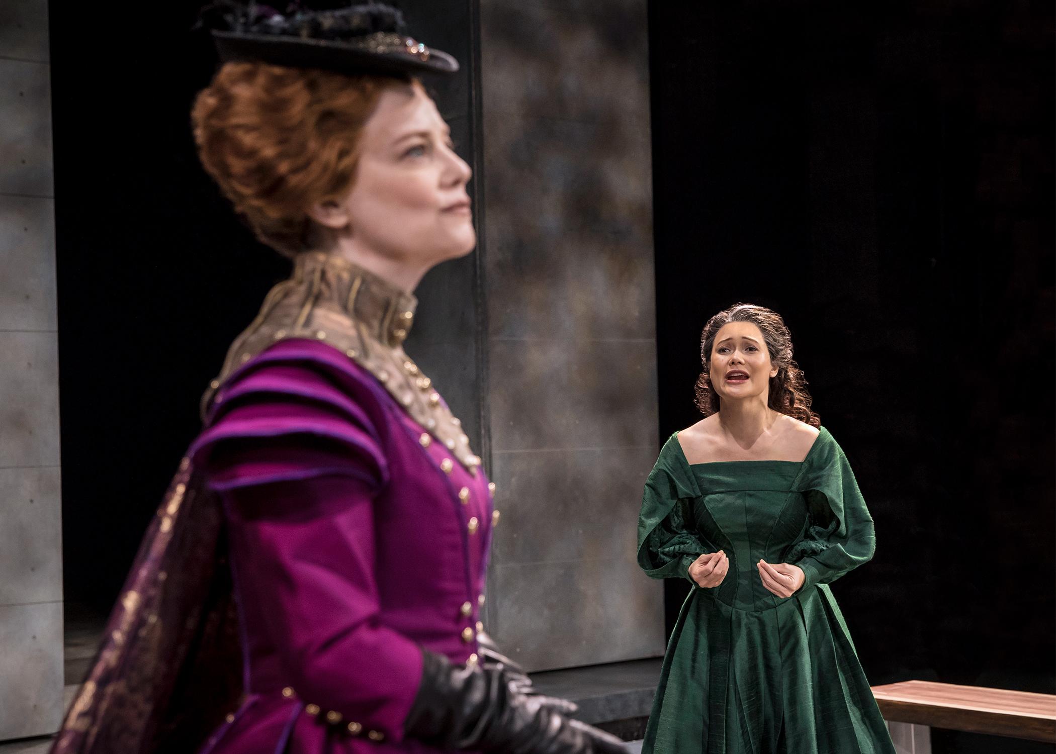 Mary Queen of Scots (K.K. Moggie), right, comes face to face with her cousin and captor Queen Elizabeth I (Kellie Overbey). (Credit: Liz Lauren)