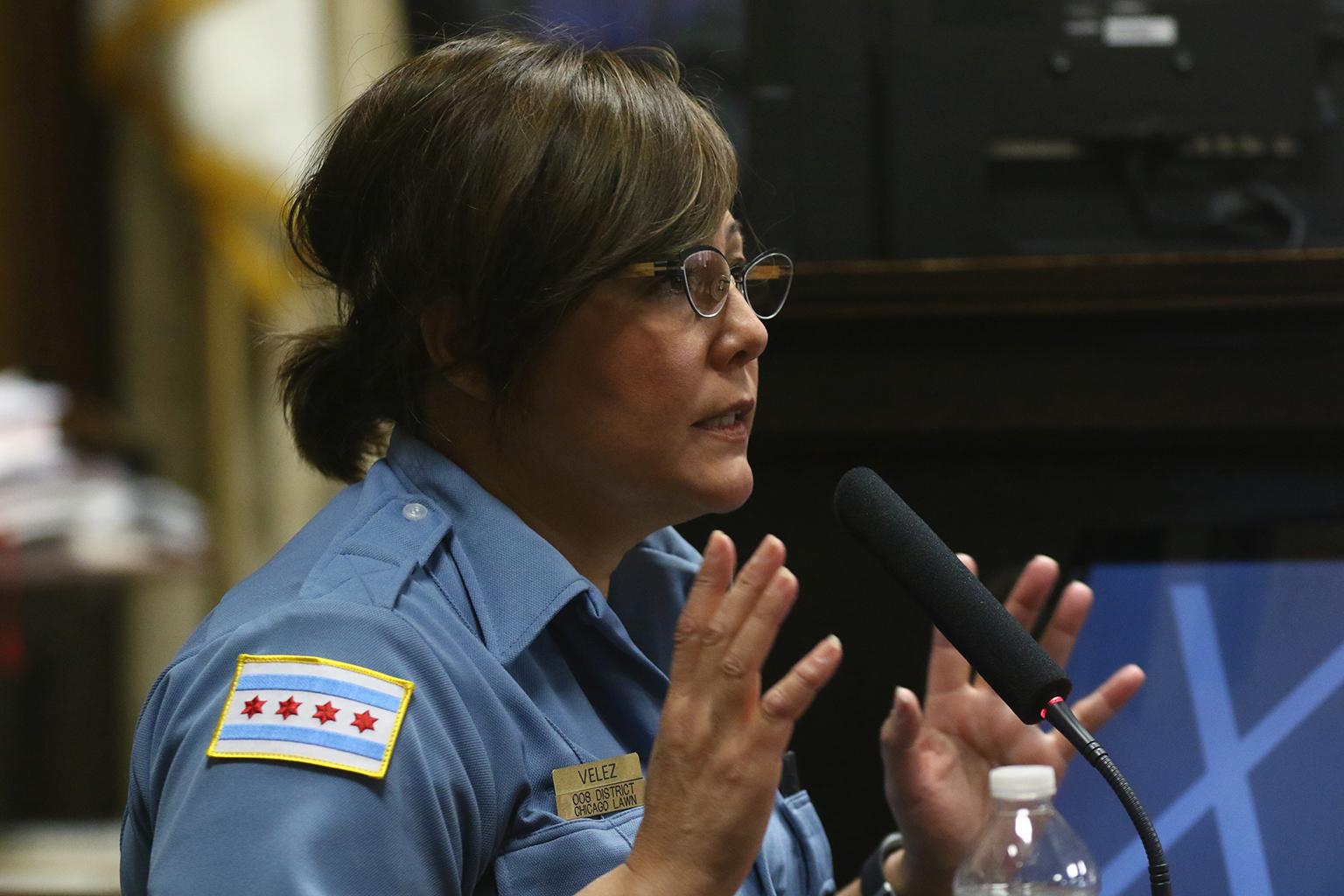 Chicago police Officer Leticia Velez testifies Wednesday, Sept. 26, 2018 during the trial. (John J. Kim / Chicago Tribune / Pool)