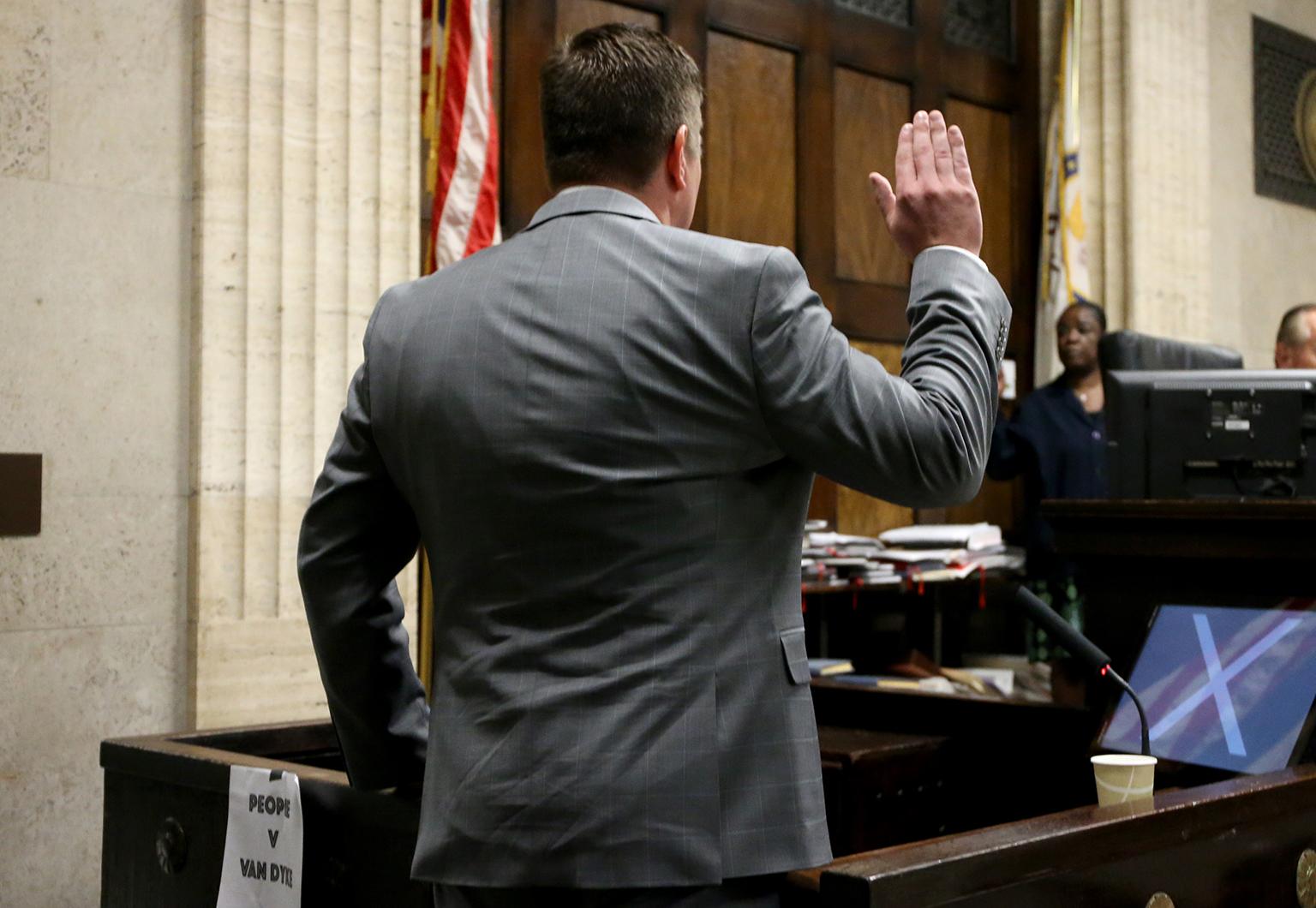 Chicago police Officer Jason Van Dyke is sworn in before taking the stand on Tuesday, Oct. 2, 2018. (Antonio Perez / Chicago Tribune / Pool)