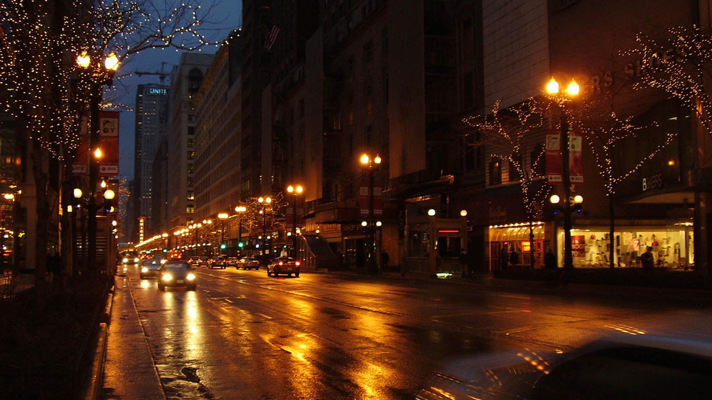 city street lights at night