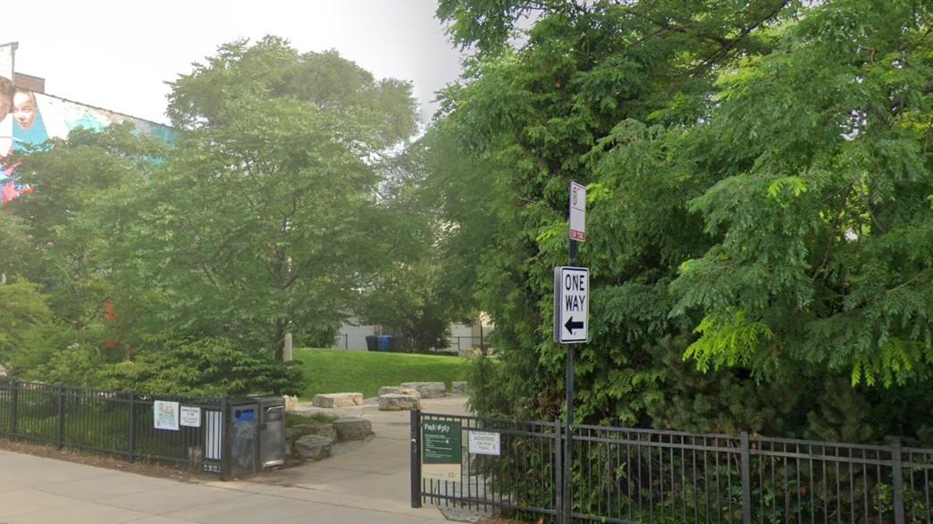 A street view of Park 567. The mural seen on the building overlooking the park is not a work by Dont Fret. (Google)