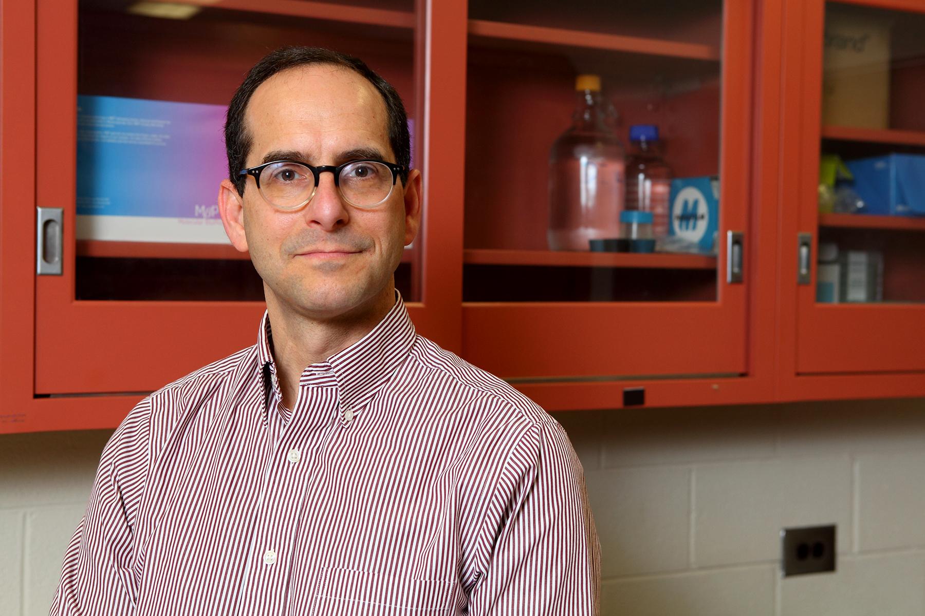 Dr. Samuel Dorevitch, associate professor of environmental and occupational health sciences in the UIC School of Public Health. (UIC News Center)