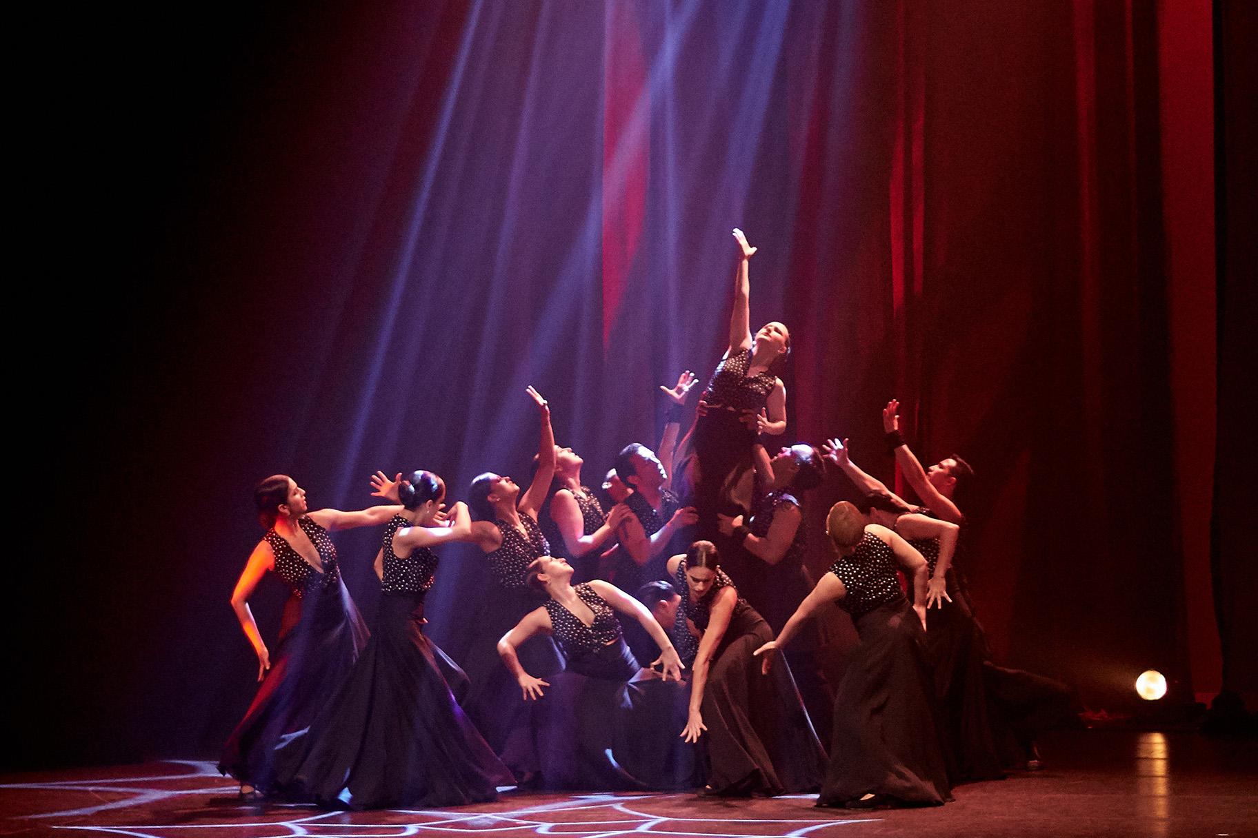 Ensemble Espanol Spanish Dance Theater (Photo by Dean Paul)