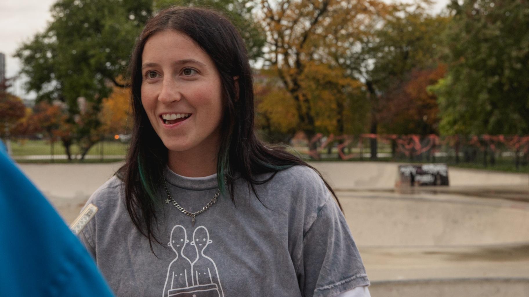 Los Angeles-based pro skater Nicole Hause traveled to Chicago for her first time to attend froSkate’s last meetup of the season on Oct. 26, 2023. (Michael Izquierdo / WTTW News)