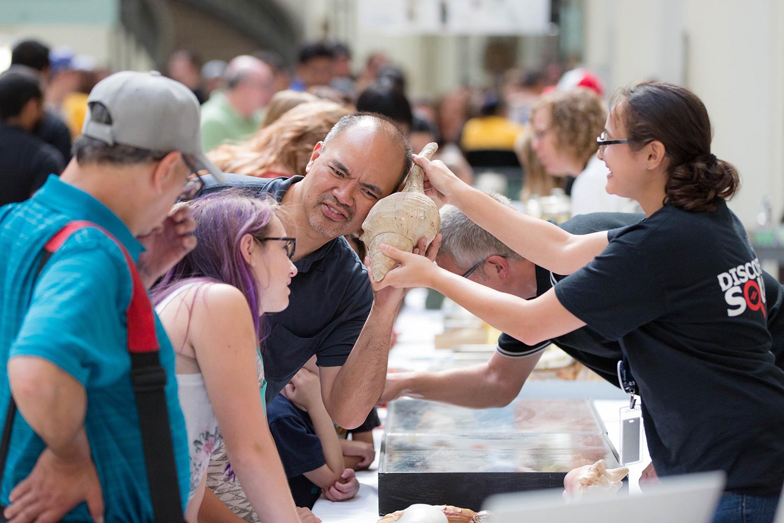 Visitors explore various specimens and artifacts during the Field Museum's ID Day in 2017. (Courtesy Field Museum)