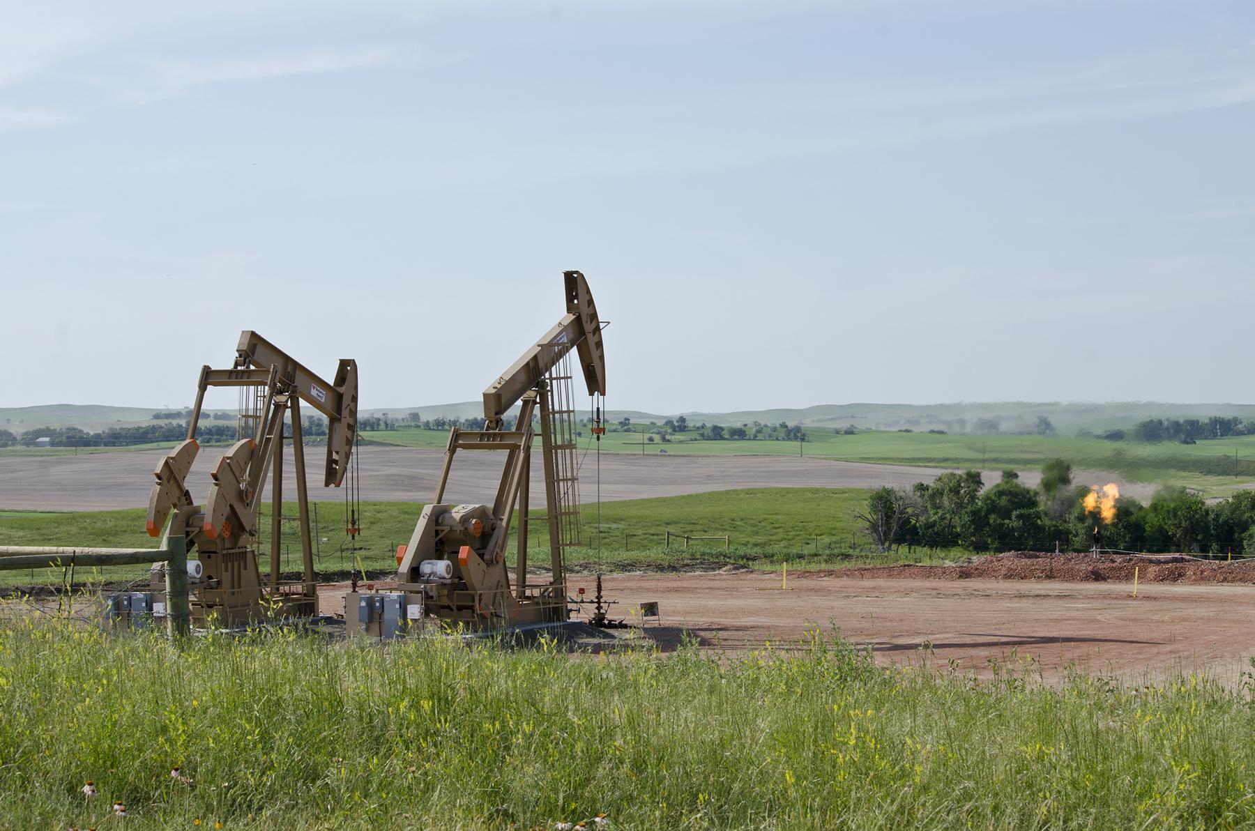 Fracking wells in McKenzie County, North Dakota (Tim Evanson / Flickr)