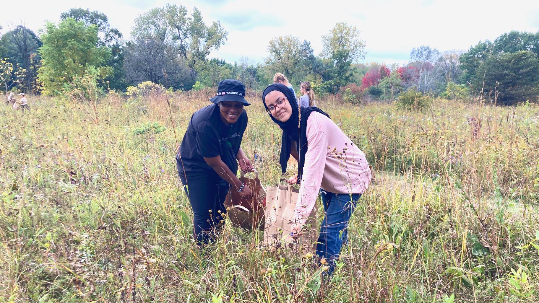 Volunteers at the Shaw Woods kick-off event, Oct. 2, 2021. (Courtesy of Friends of Illinois Nature Preserves)