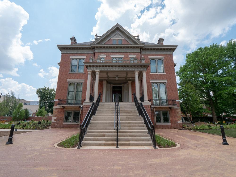 The Illinois Governor’s Mansion (Illinois Governor’s Mansion Association) 