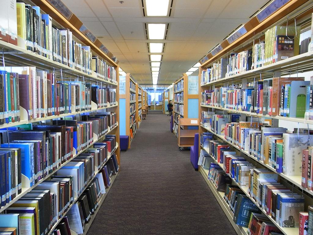 In a Wall Street Journal op-ed, a Wicker Park elementary parent claims the Chicago Teachers Union stopped parents who volunteered to staff their children’s school library after its librarian was laid off. (Woomiusee / Wikimedia Commons)