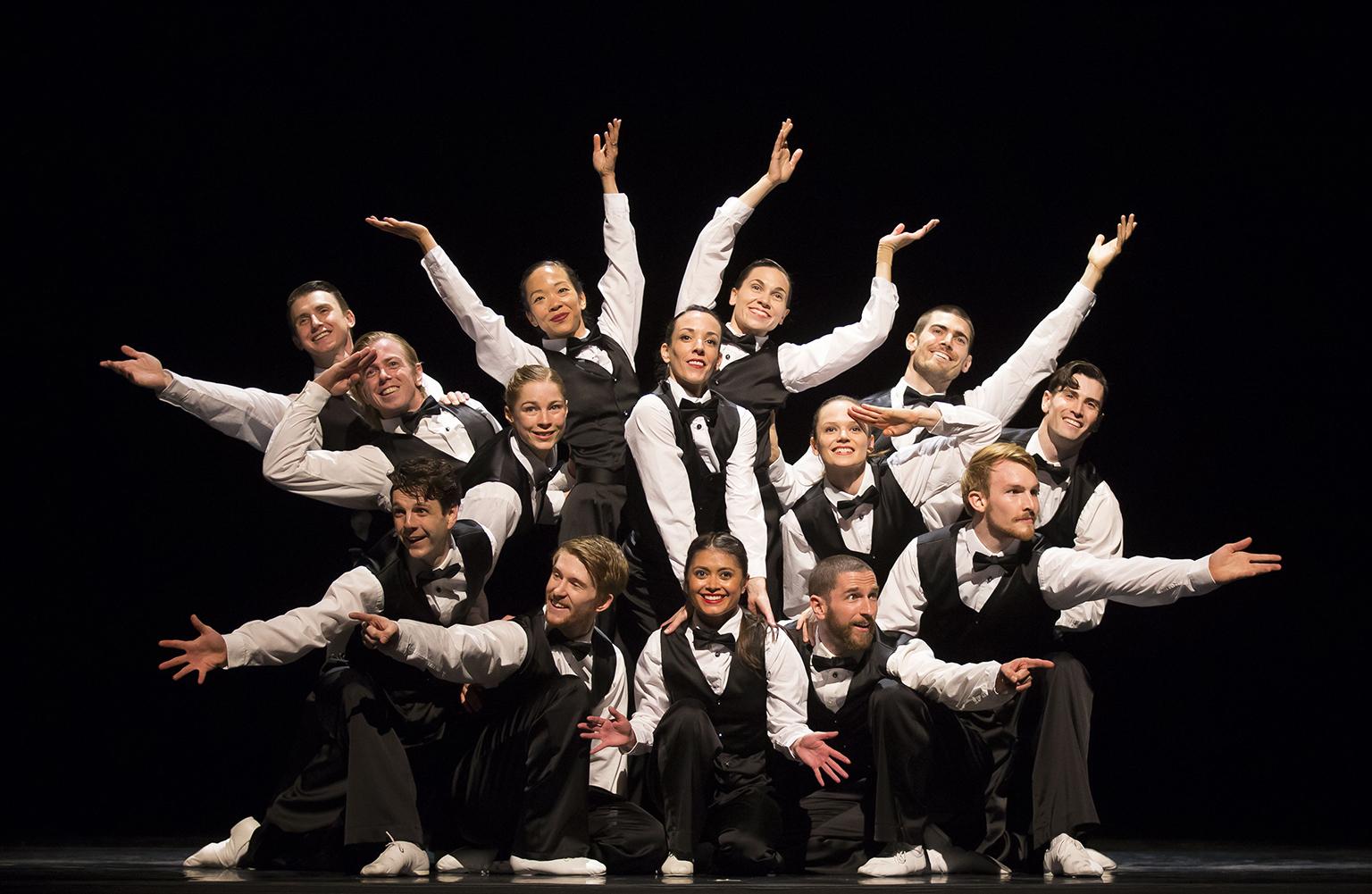 Hubbard Street Dance Chicago in “The 40s” by Lou Conte. (Photo by Todd Rosenberg)