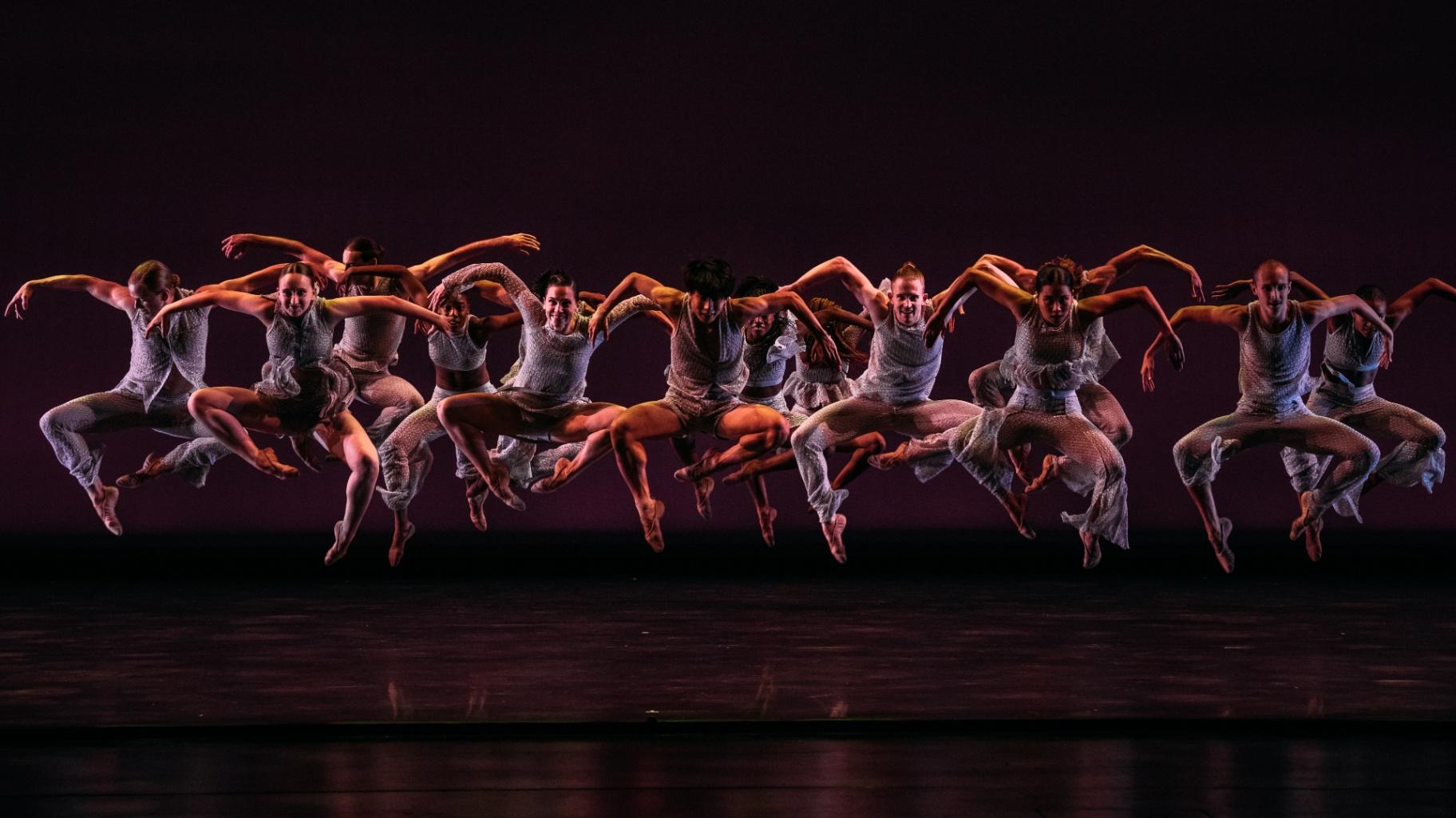 Hubbard Street Dance Chicago performs “Love Infinite,” a work by Randy Duncan. (Credit: Michelle Reid)