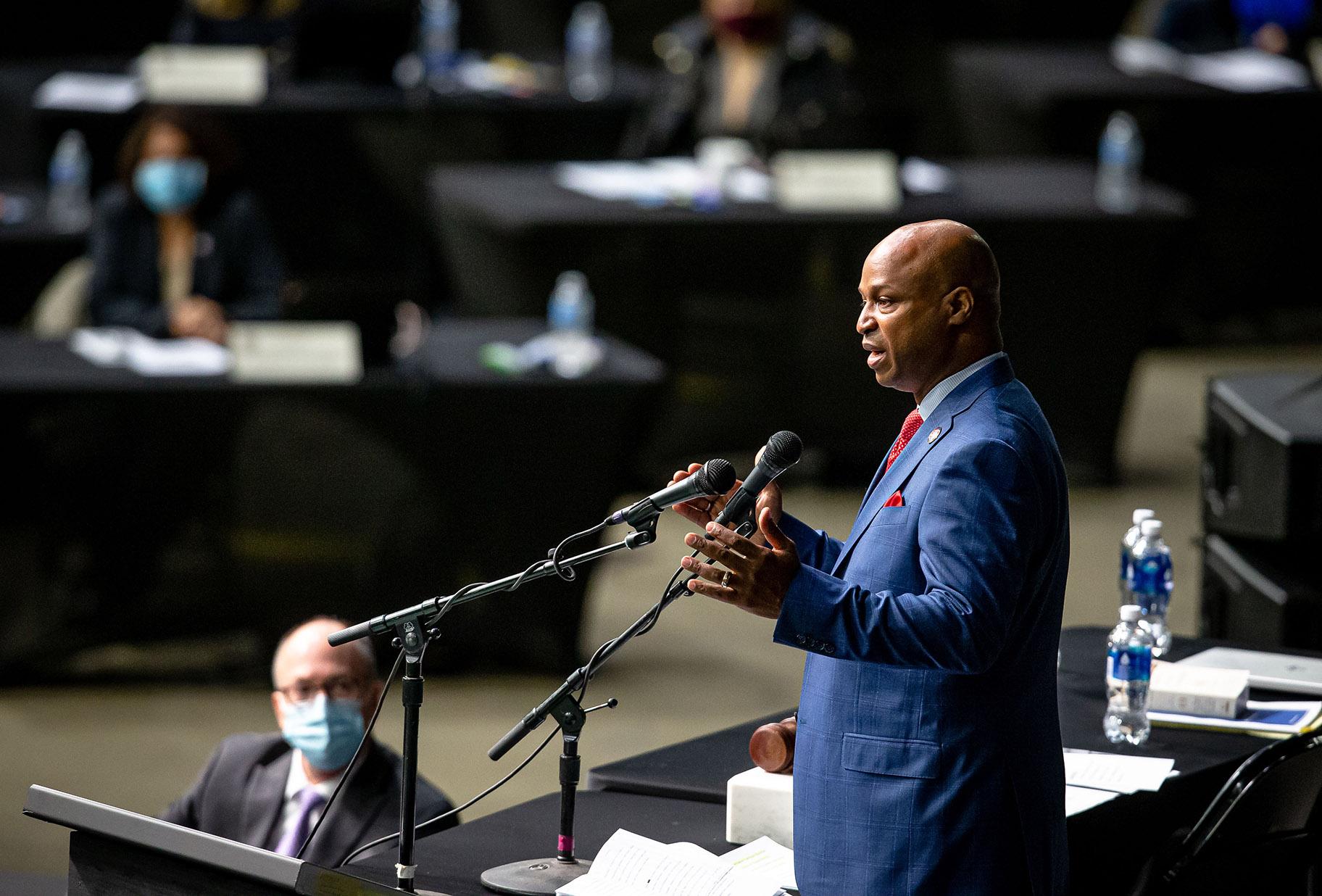 Illinois Speaker of the House Emanuel “Chris” Welch, D-Hillside, delivers his remarks after taking the Oath of Office for the 102nd General Assembly for the Illinois House of Representatives at the Bank of Springfield Center, Wednesday, Jan. 13, 2021, in Springfield, Ill. (Justin L. Fowler / The State Journal-Register / Pool)