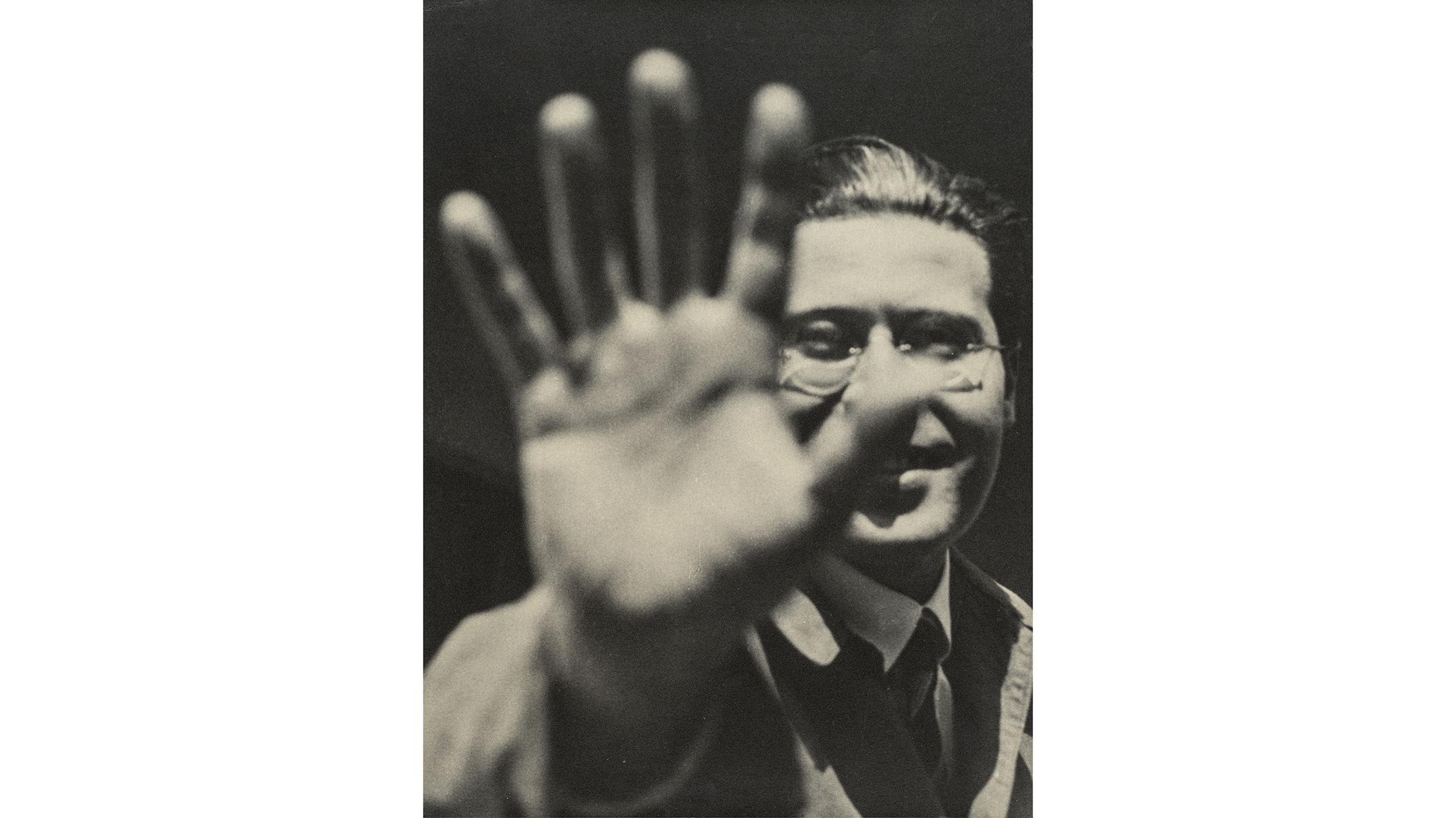 László Moholy-Nagy. Photograph (Self-Portrait with Hand), 1925/29, printed 1940/49. Galerie Berinson, Berlin. © 2016 Hattula Moholy-Nagy/VG Bild-Kunst, Bonn/Artists Rights Society (ARS), New York
