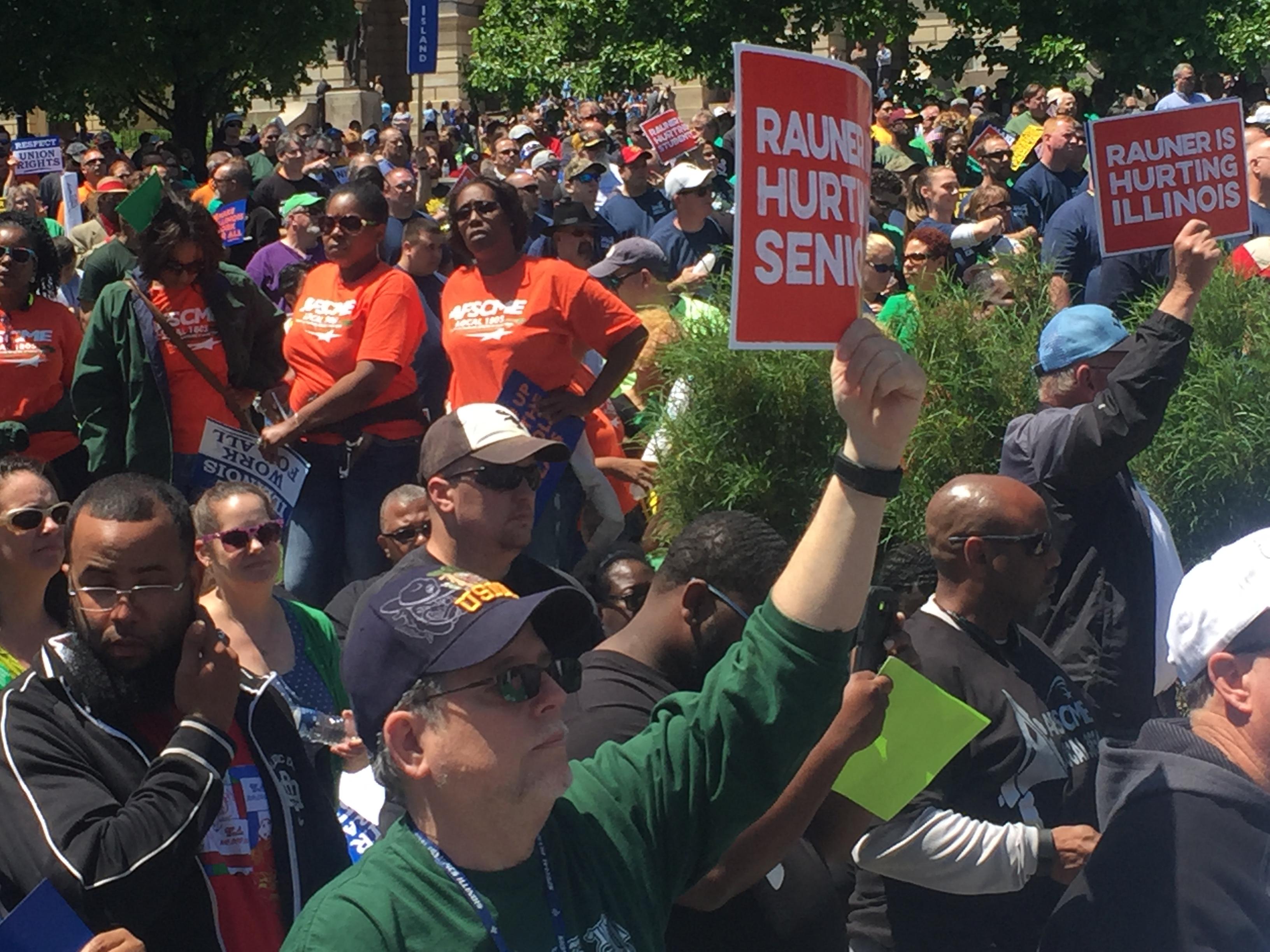 AFSCME members protest in Springfield in May 2016. (Amanda Vinicky / Chicago Tonight)