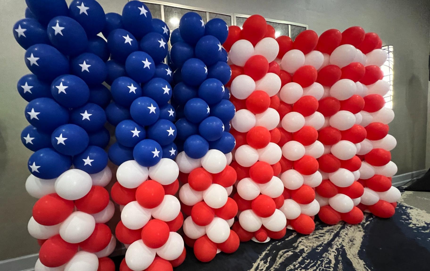 A balloon display in the conference room hosting the Illinois delegation breakfast meetings at the Democratic National Convention. (Amanda Vinicky / WTTW News)