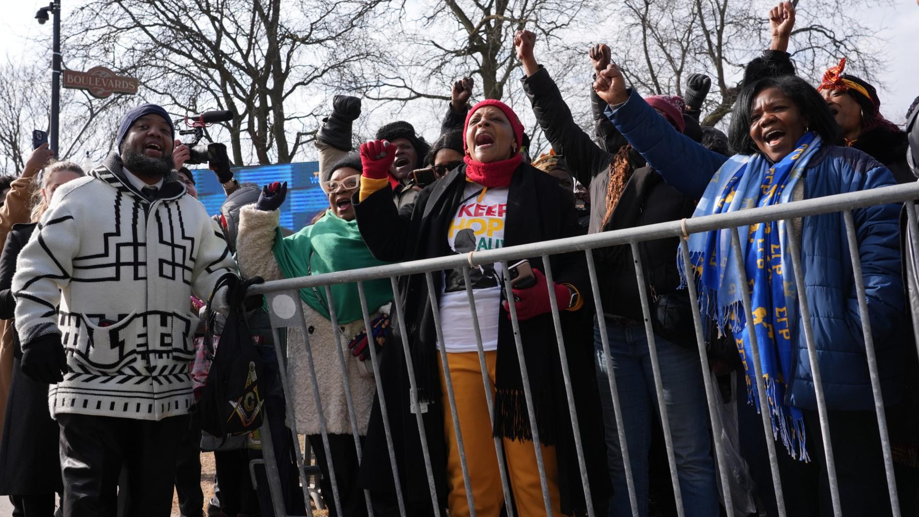 People wait to enter the security check point for the public visitation for Reverend Jesse Jackson at Rainbow/PUSH Coalition in Chicago, Thursday, Feb. 26, 2026. (AP Photo / Nam Y. Huh)
