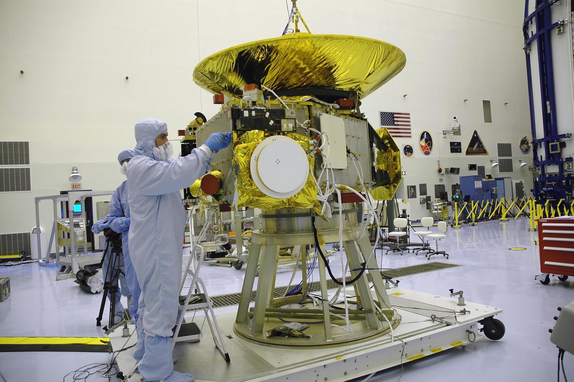 Новые горизонты ответы. Зонд New Horizons. New Horizons аппарат. Межпланетная станция New Horizons. Новые горизонты космический аппарат.
