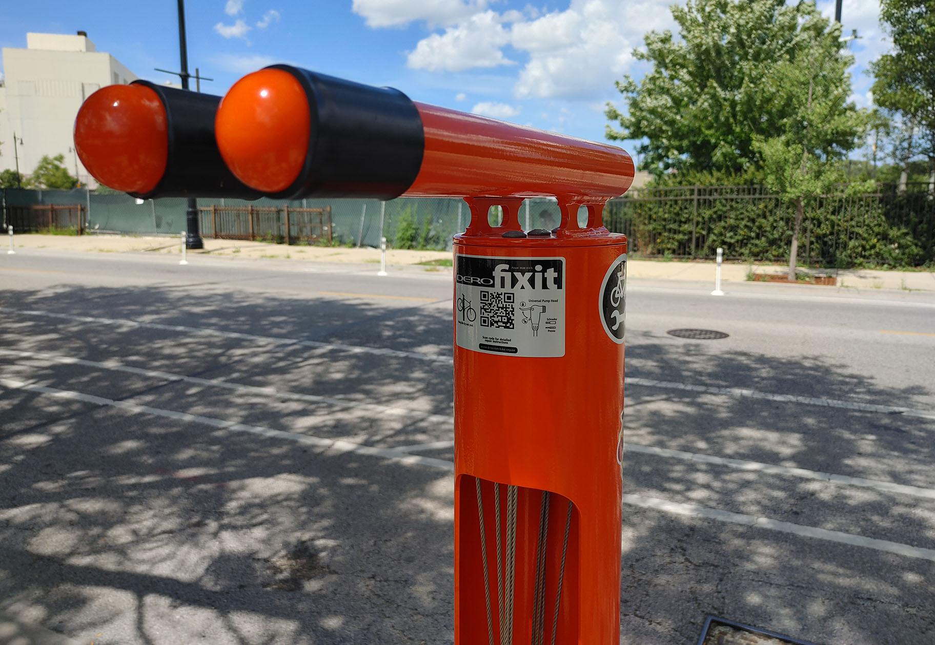 A Dero Fixit bike repair station near Milwaukee and Kilpatrick avenues in Portage Park. (Erica Gunderson / WTTW News)