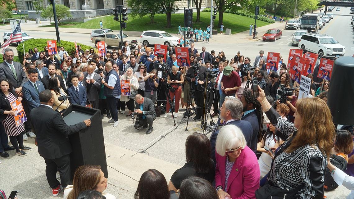 Democratic State Senator Willie Preston, D-Chicago, criticizes DHS Secretary Kristi Noem during a rally at the Statehouse immediately following Noem’s news conference. (Peter Hancock / Capitol News Illinois)