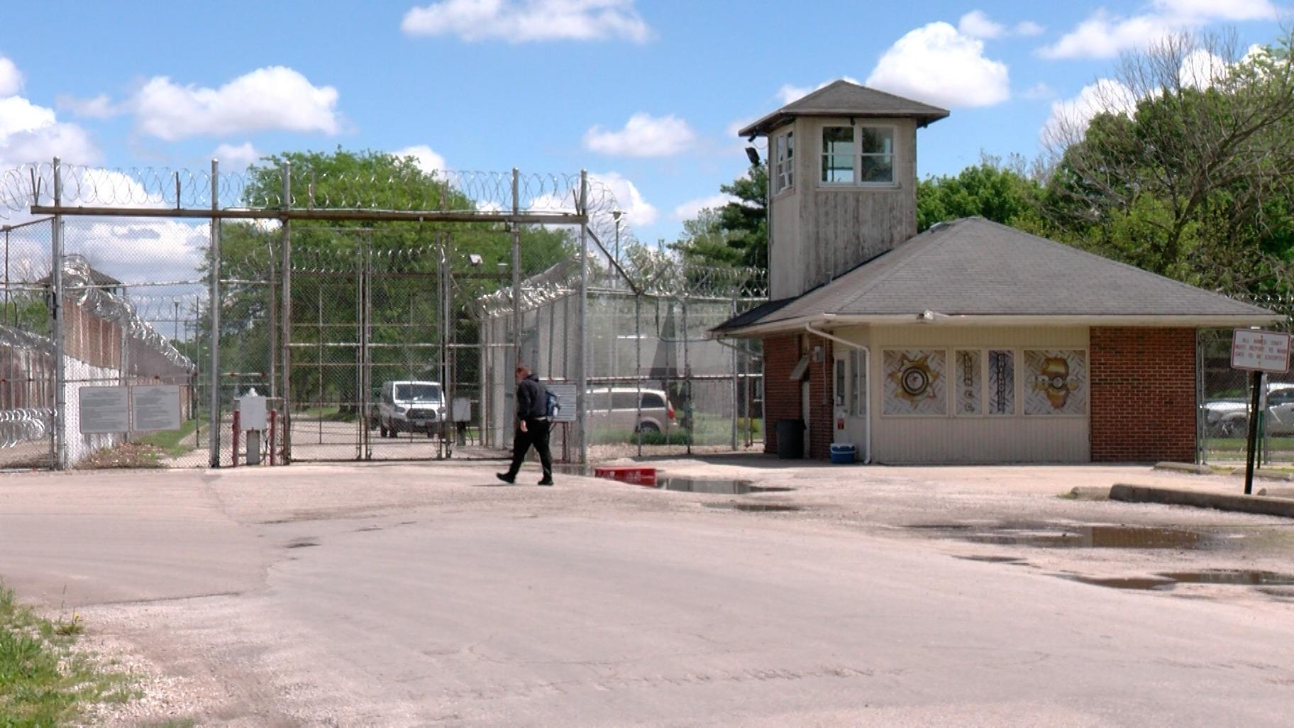 Logan Correctional Center is pictured in Lincoln. (Andrew Campbell / Capitol News Illinois)