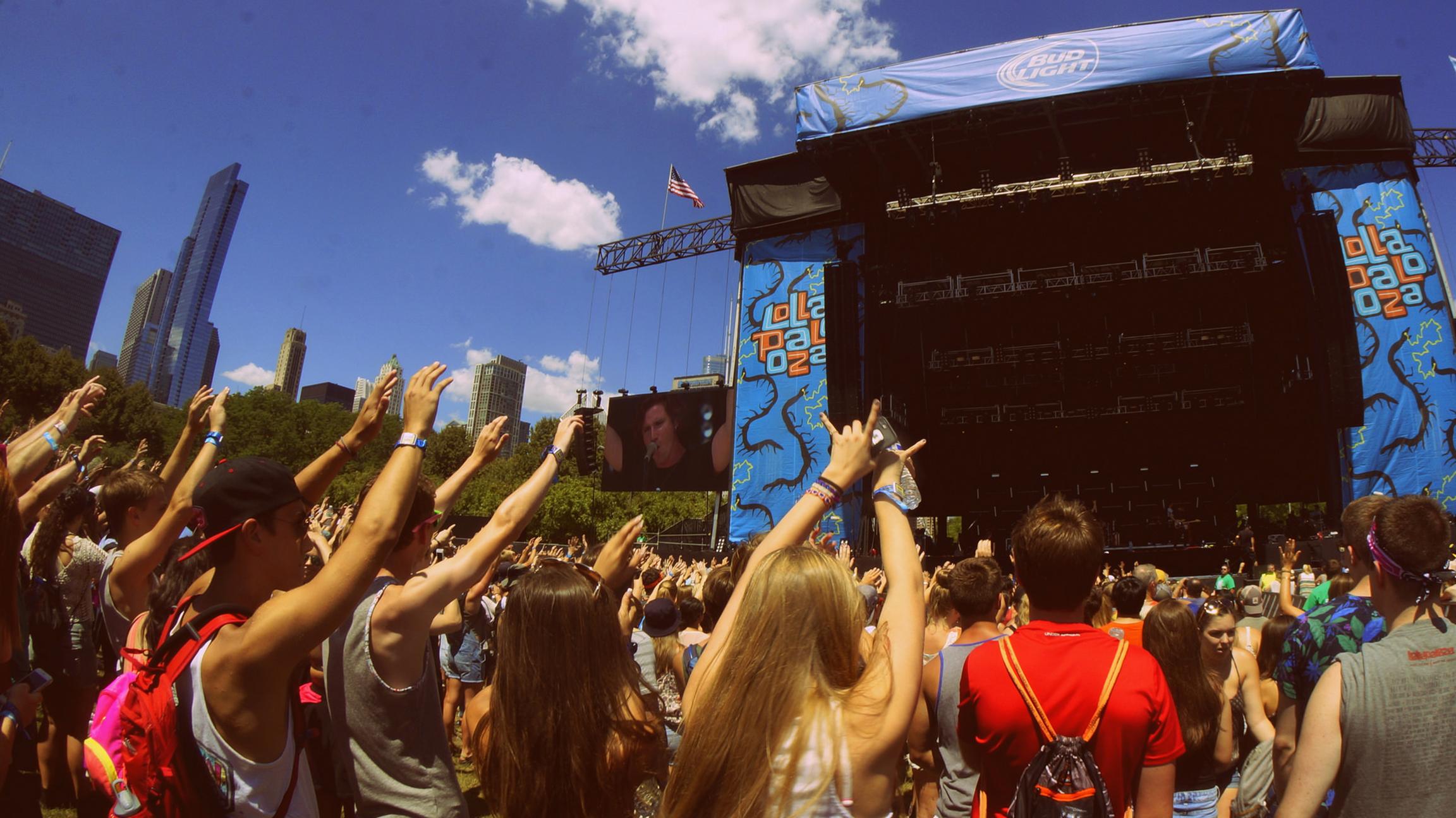 Coasts performs at Lollapalloza in 2015. (CestLaVibe.com / Flickr)