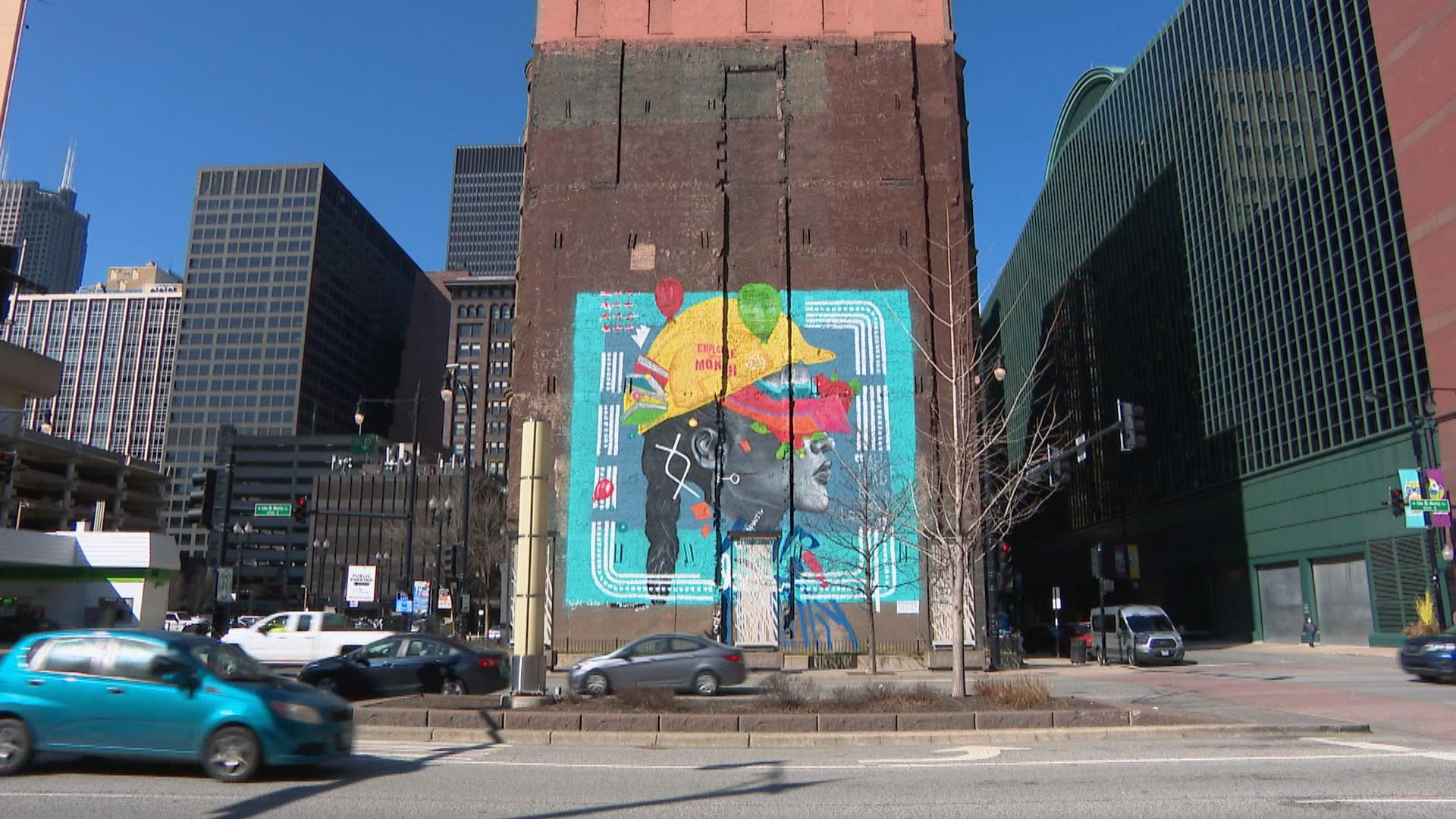 A mural in the Loop. (WTTW News)