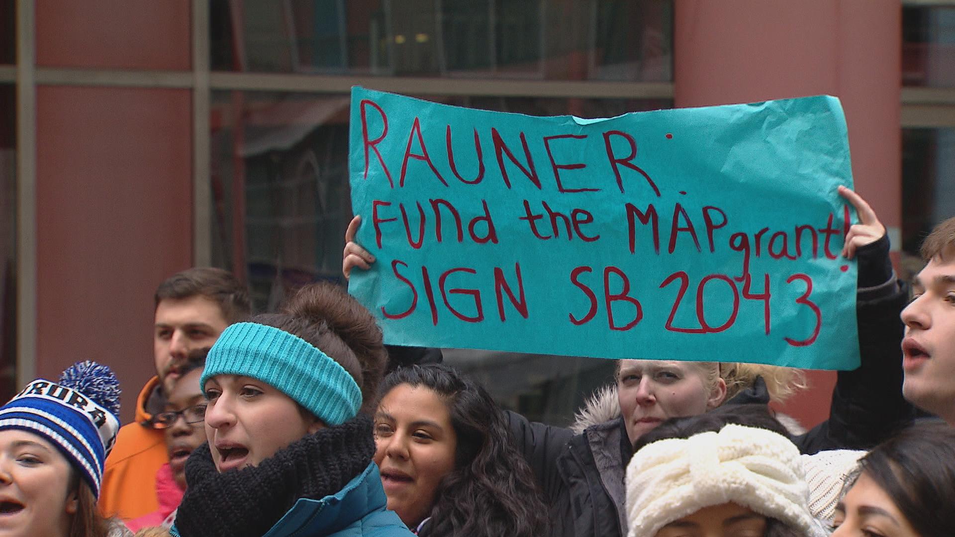 Students protesting outside the Thompson Center.