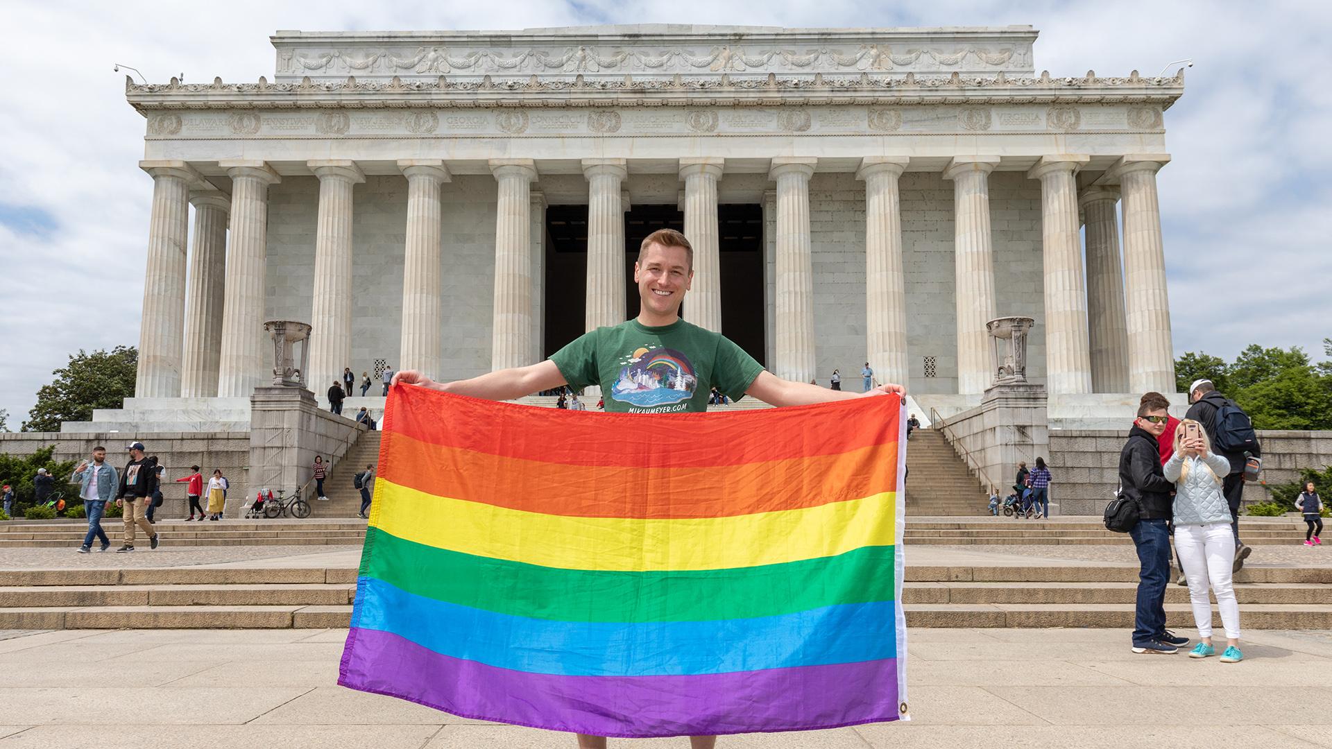 Mikah Meyer visits the Lincoln Memorial in Washington, D.C. on Monday, April 29, 2019. The national park site was his final stop on a three-year journey visiting all 419 national park sites. (Courtesy of Mikah Meyer)