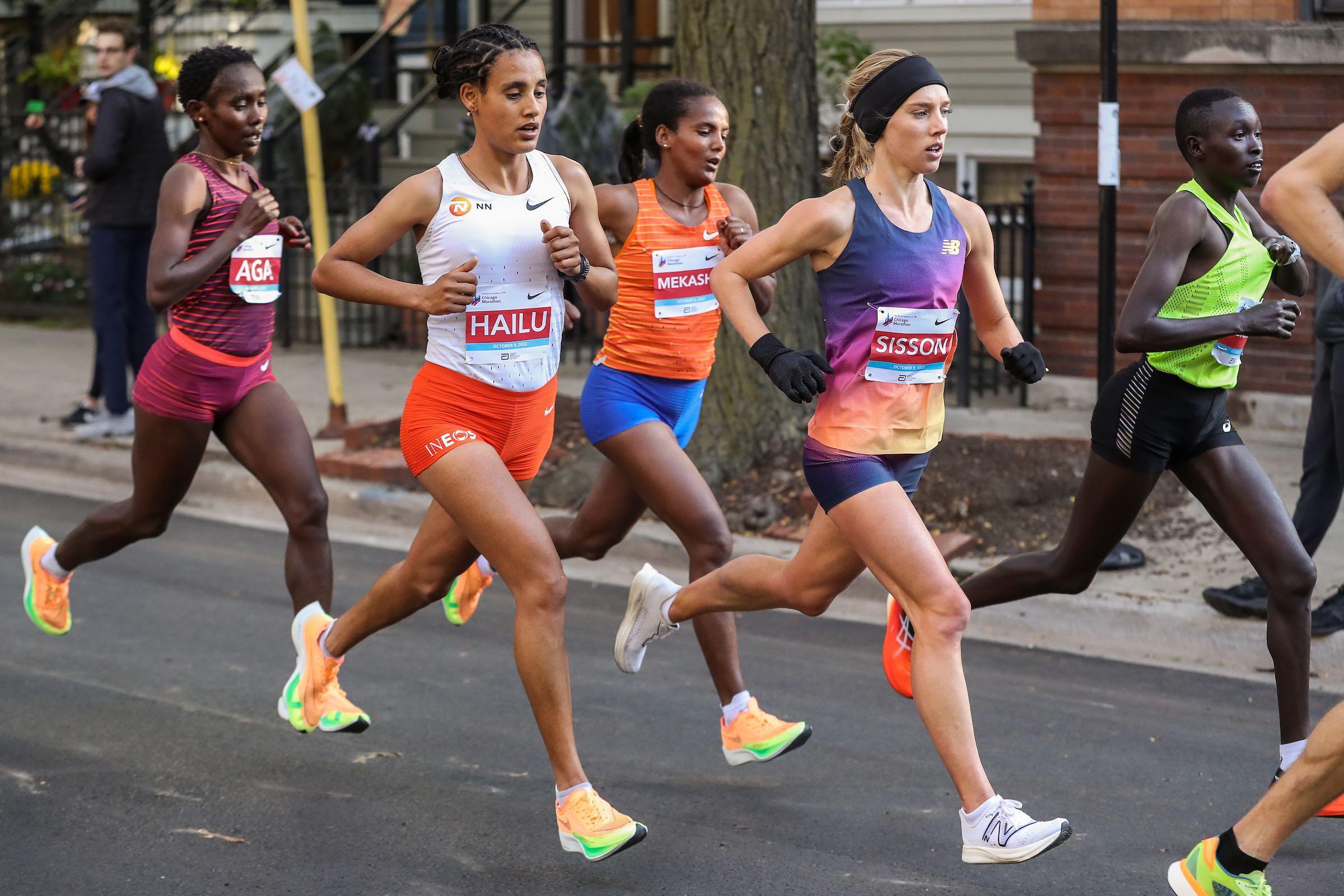 Emily Sisson finished second in 2022 and set an American women's record. She'll be in the hunt again on Sunday. (Kevin Morris / 2022 Bank of America Chicago Marathon